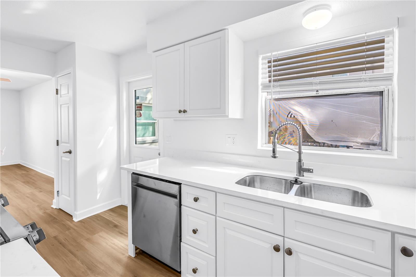 Image 11 of 39 For 6960 Sunset Drive S 1b