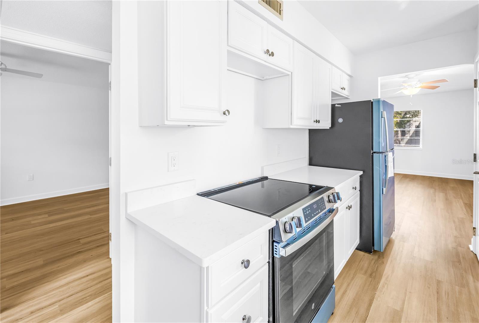 Image 12 of 39 For 6960 Sunset Drive S 1b