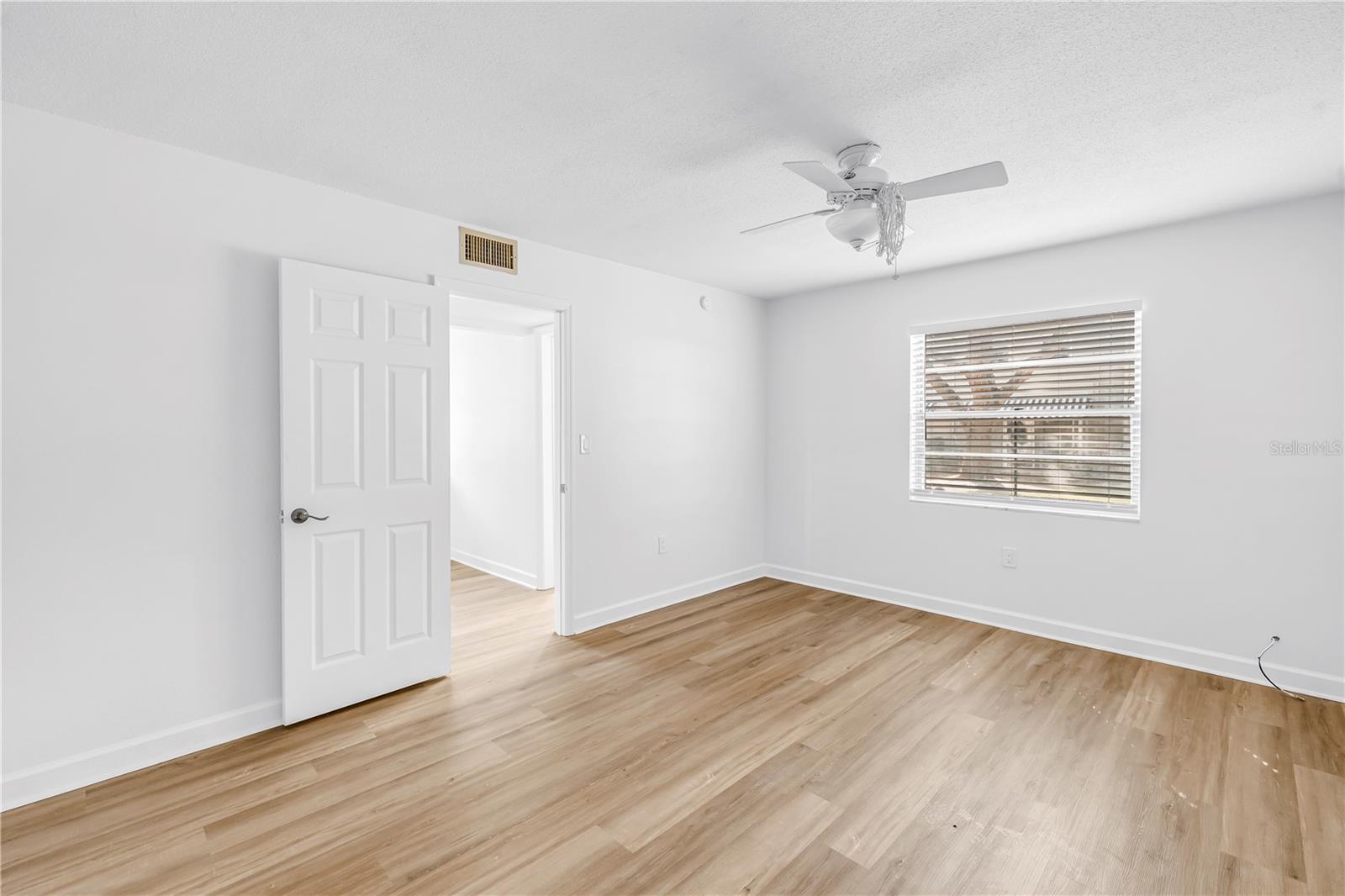 Image 15 of 39 For 6960 Sunset Drive S 1b