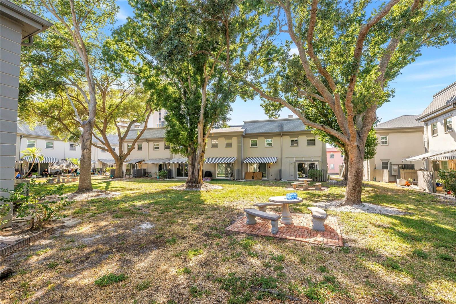 Image 21 of 39 For 6960 Sunset Drive S 1b