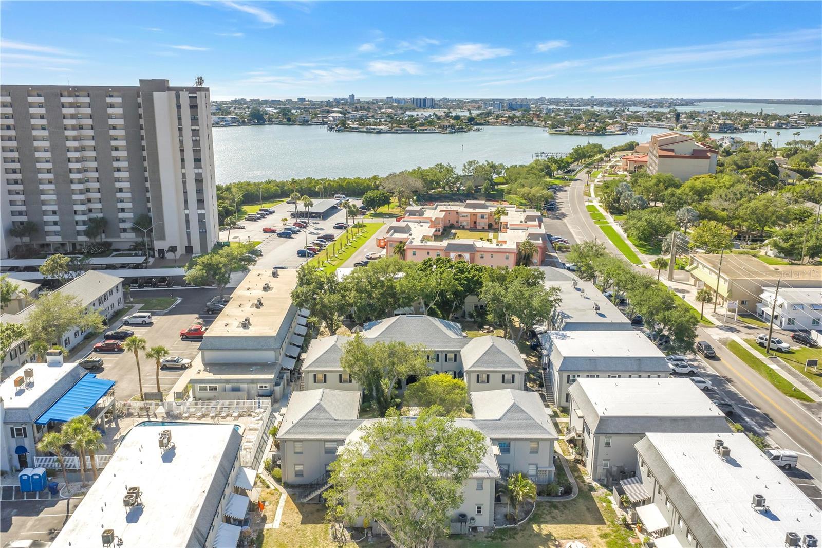 Image 26 of 39 For 6960 Sunset Drive S 1b