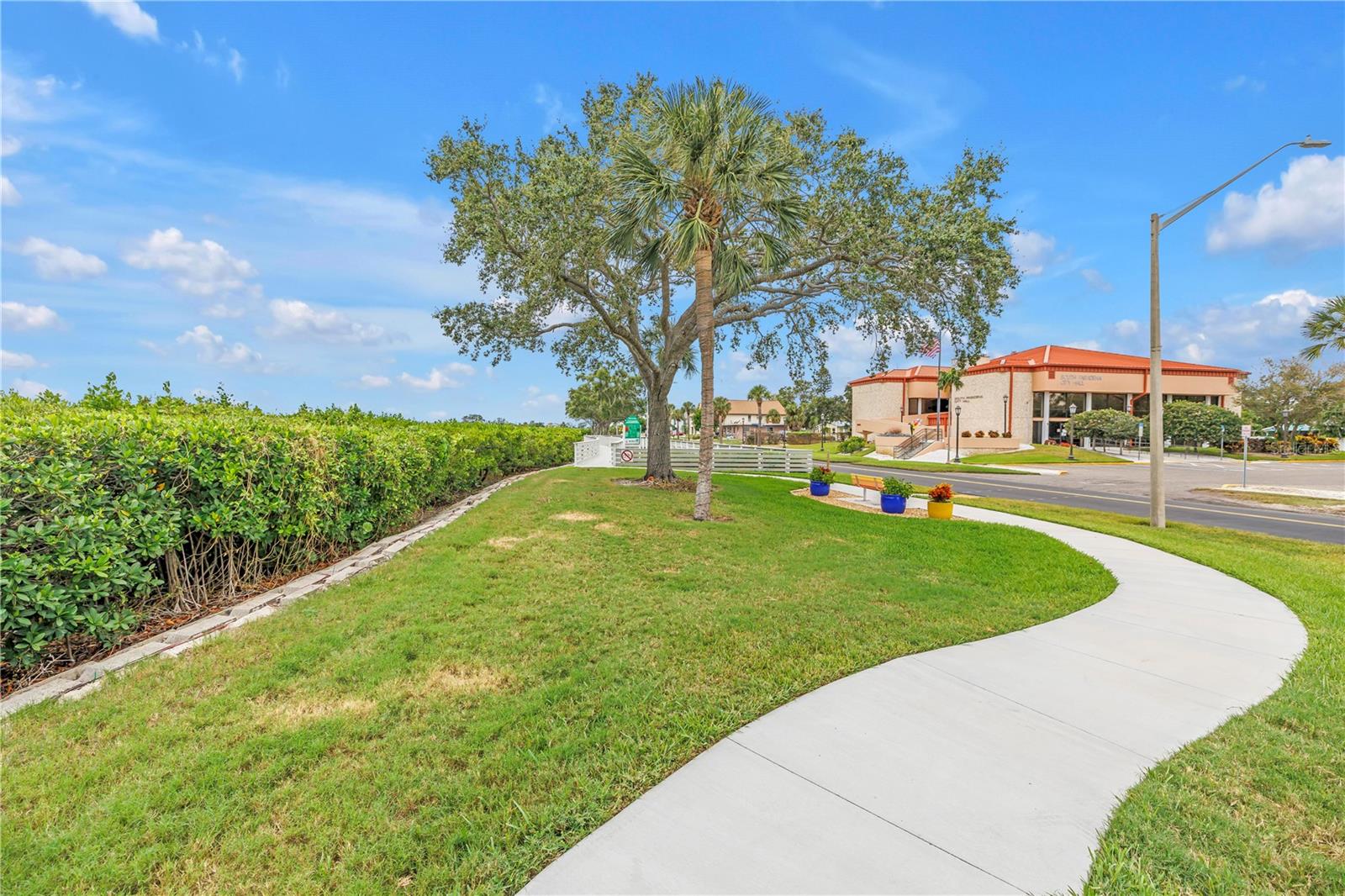 Image 33 of 39 For 6960 Sunset Drive S 1b