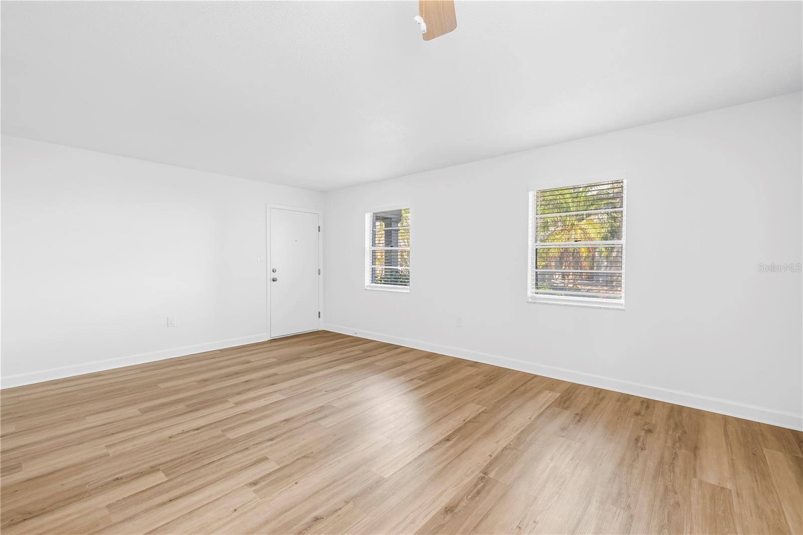 Image 4 of 39 For 6960 Sunset Drive S 1b