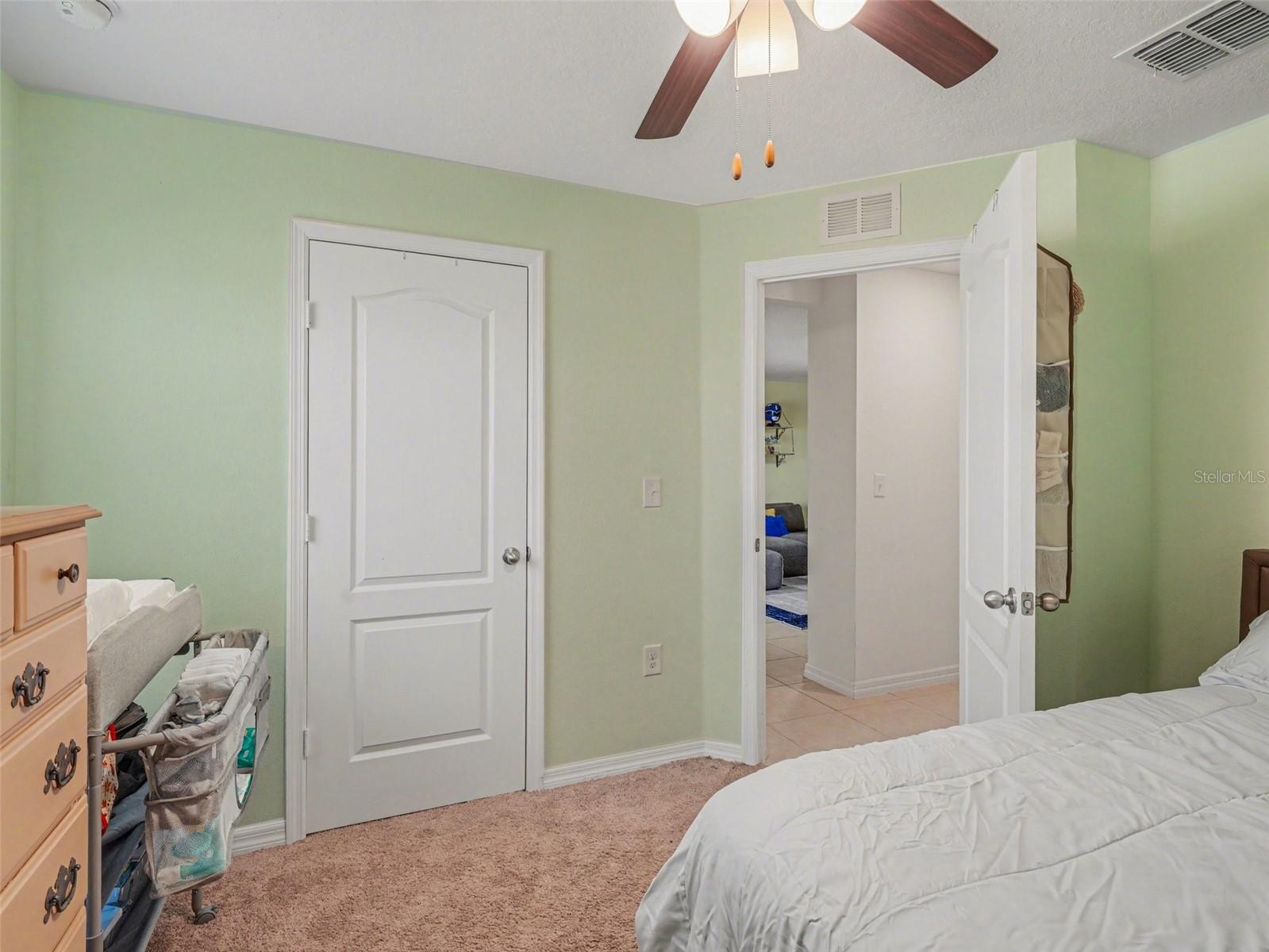Image 17 of 31 For 820 Chatham Walk Drive
