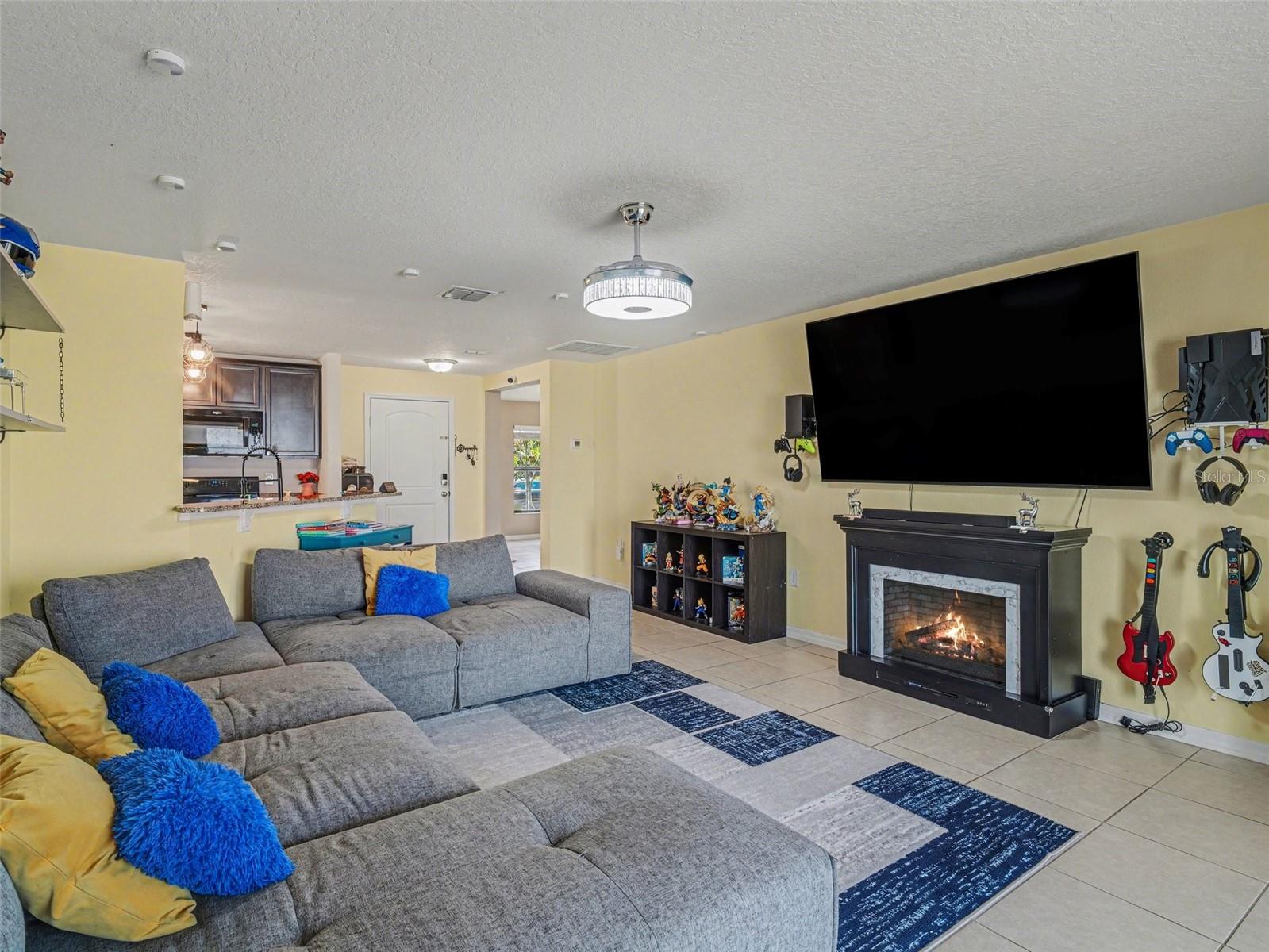 Image 3 of 31 For 820 Chatham Walk Drive