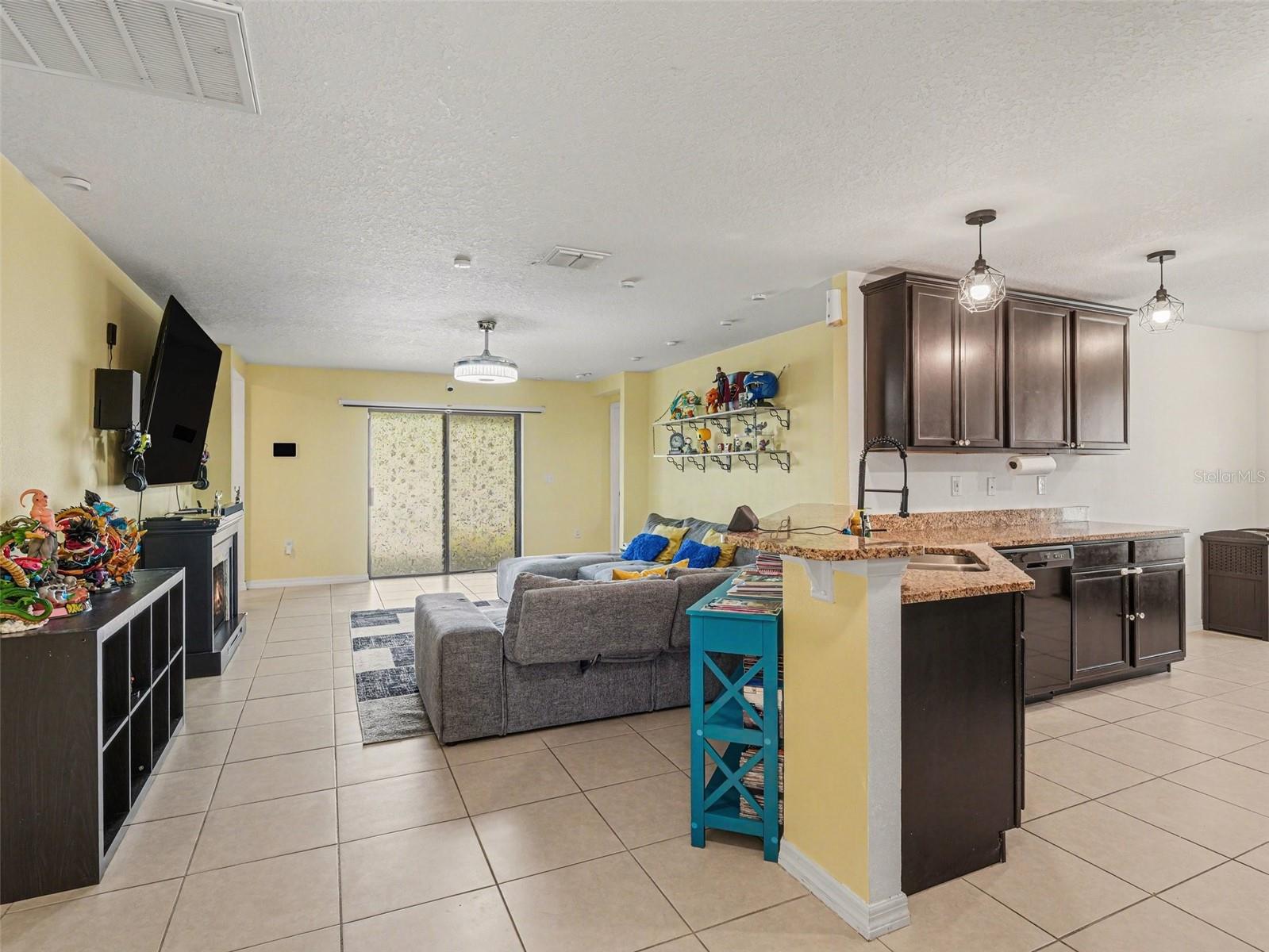 Image 6 of 31 For 820 Chatham Walk Drive