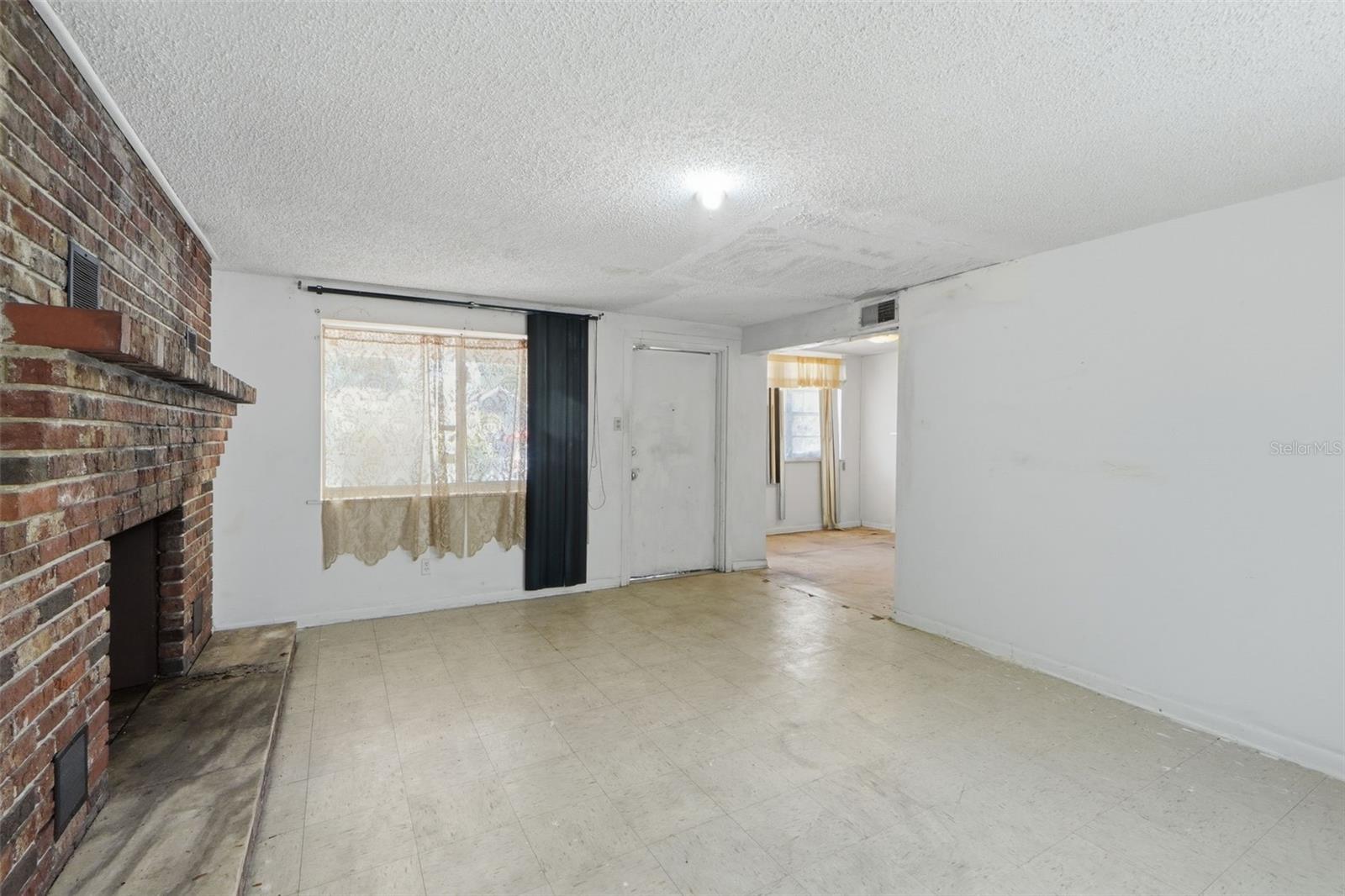 Image 5 of 25 For 1301 Wilder Avenue