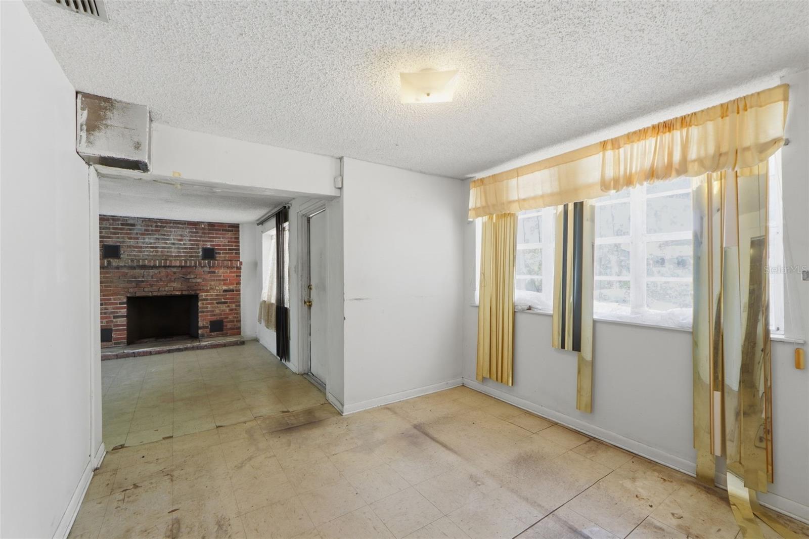 Image 7 of 25 For 1301 Wilder Avenue