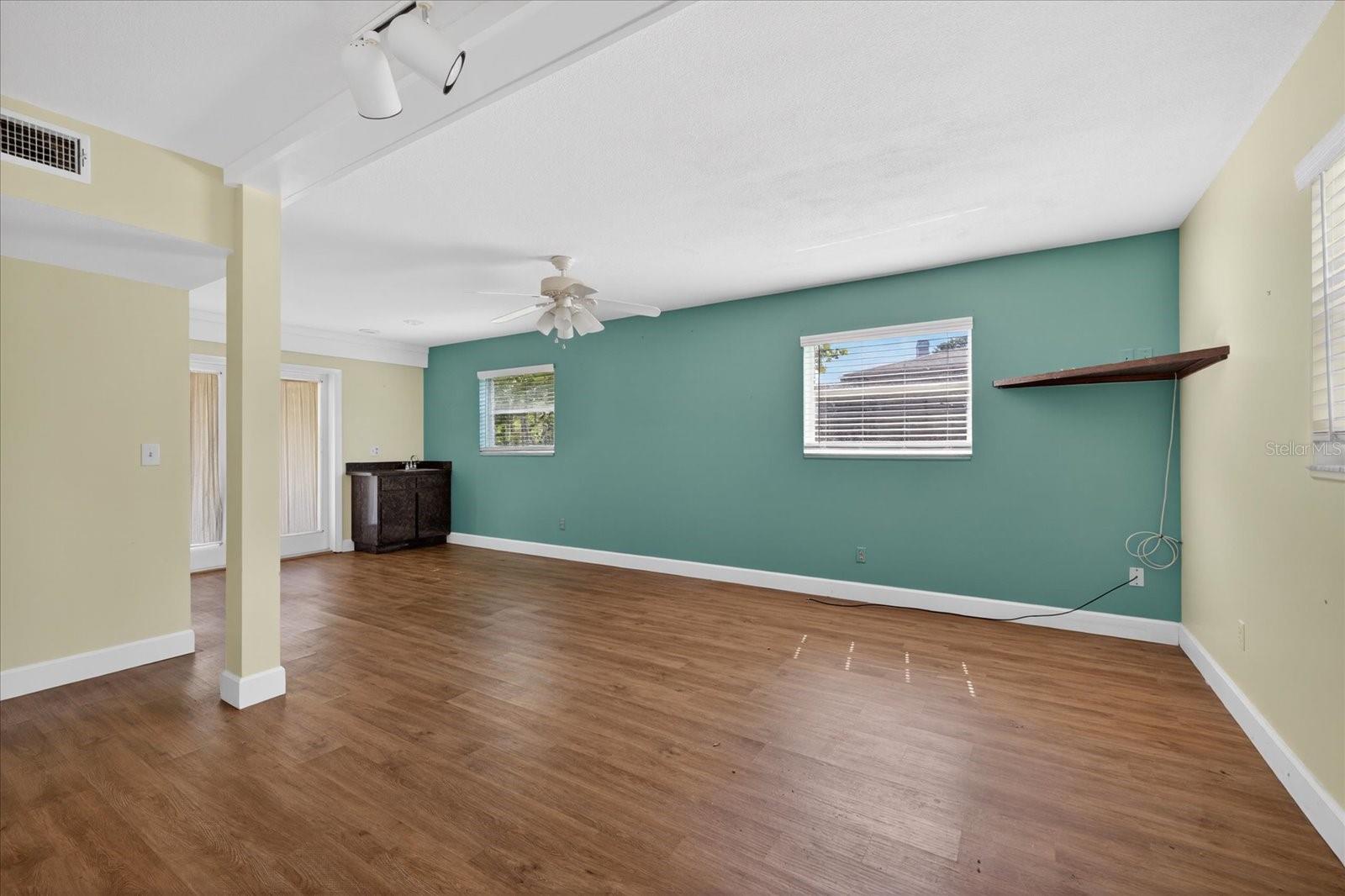 Image 12 of 49 For 1005 Beaver Drive