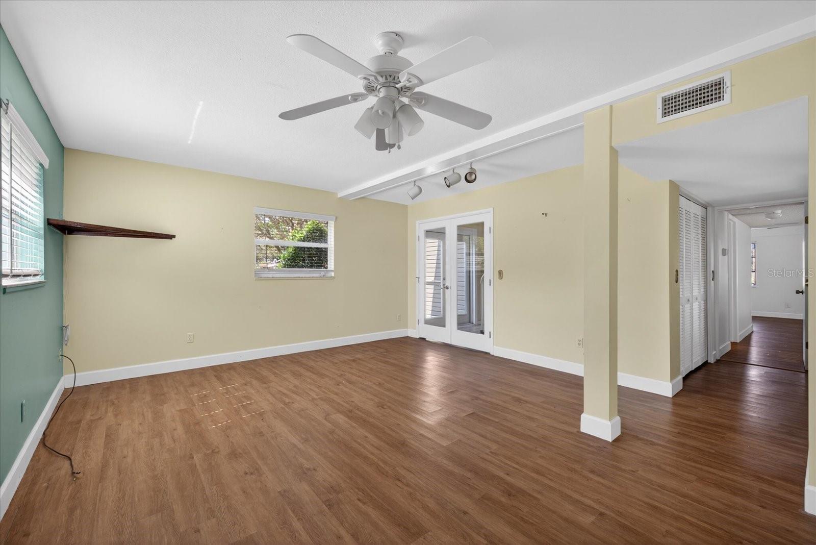 Image 14 of 49 For 1005 Beaver Drive