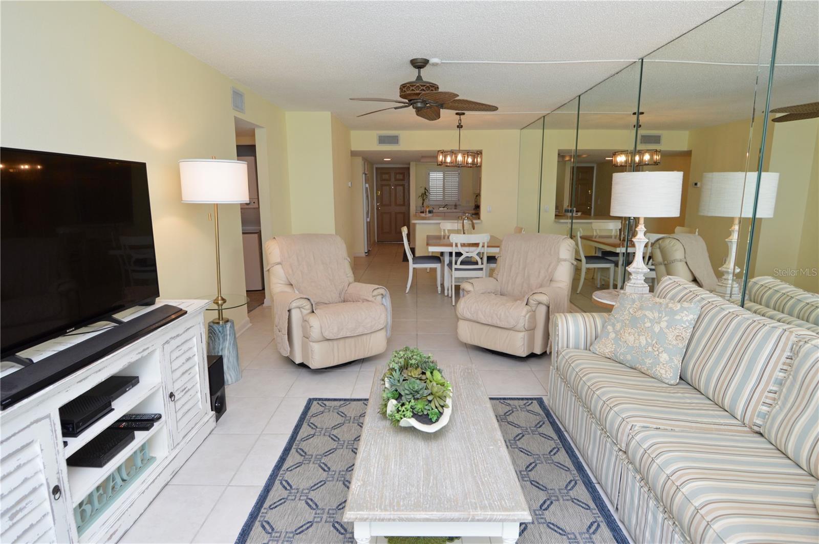 Image 28 of 75 For 18650 Gulf Boulevard 305