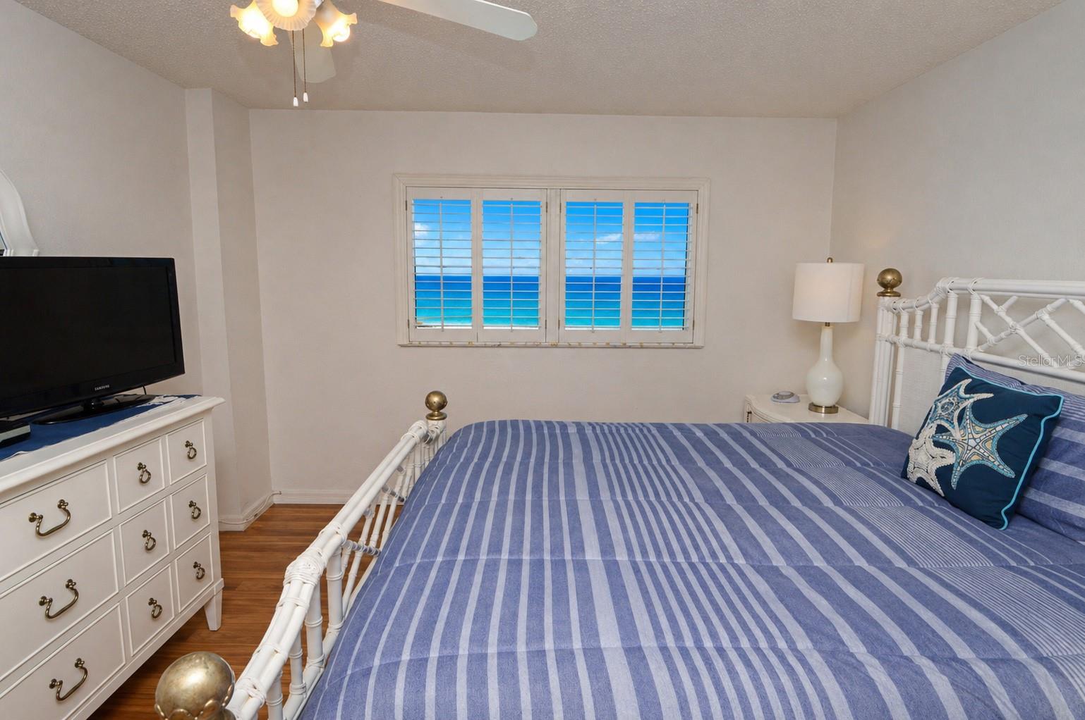 Image 32 of 75 For 18650 Gulf Boulevard 305