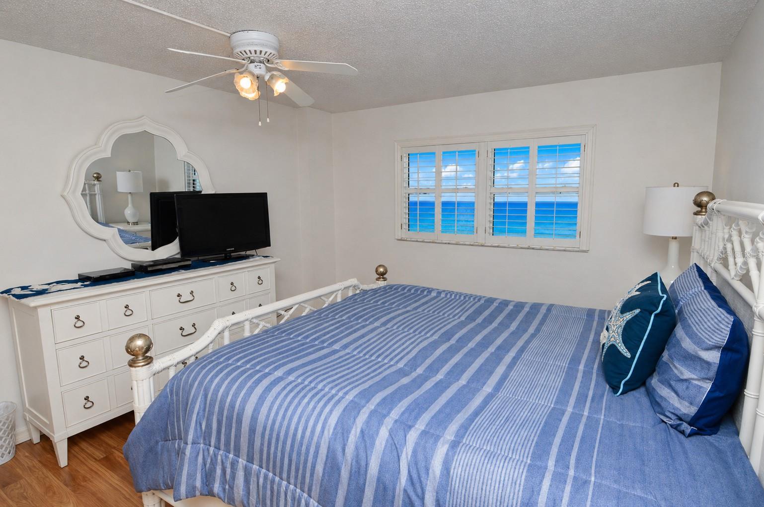 Image 33 of 75 For 18650 Gulf Boulevard 305
