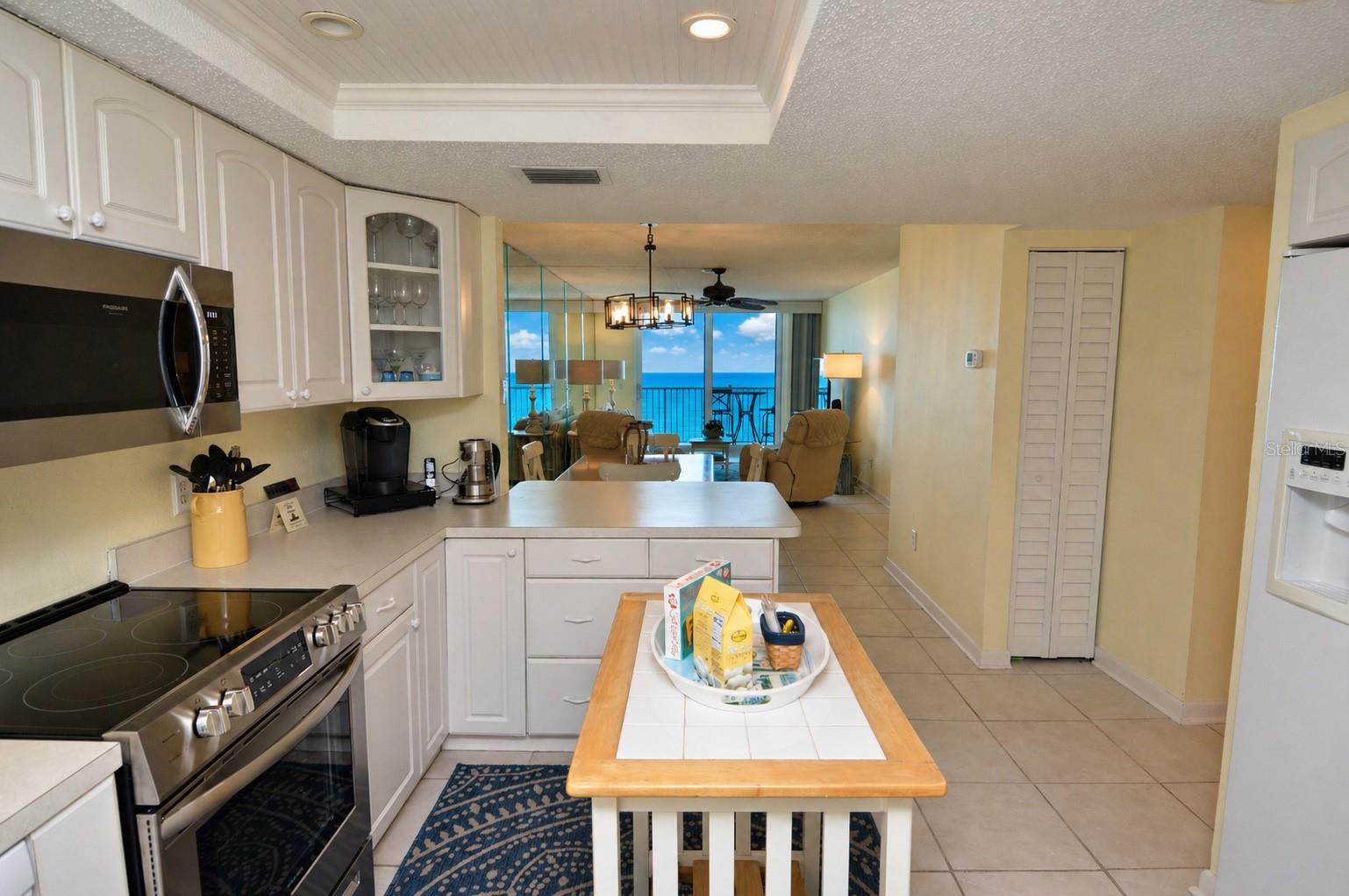 Image 5 of 75 For 18650 Gulf Boulevard 305