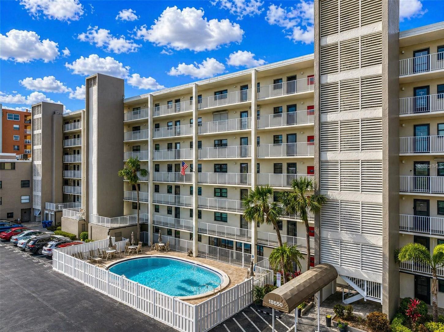 Image 59 of 75 For 18650 Gulf Boulevard 305