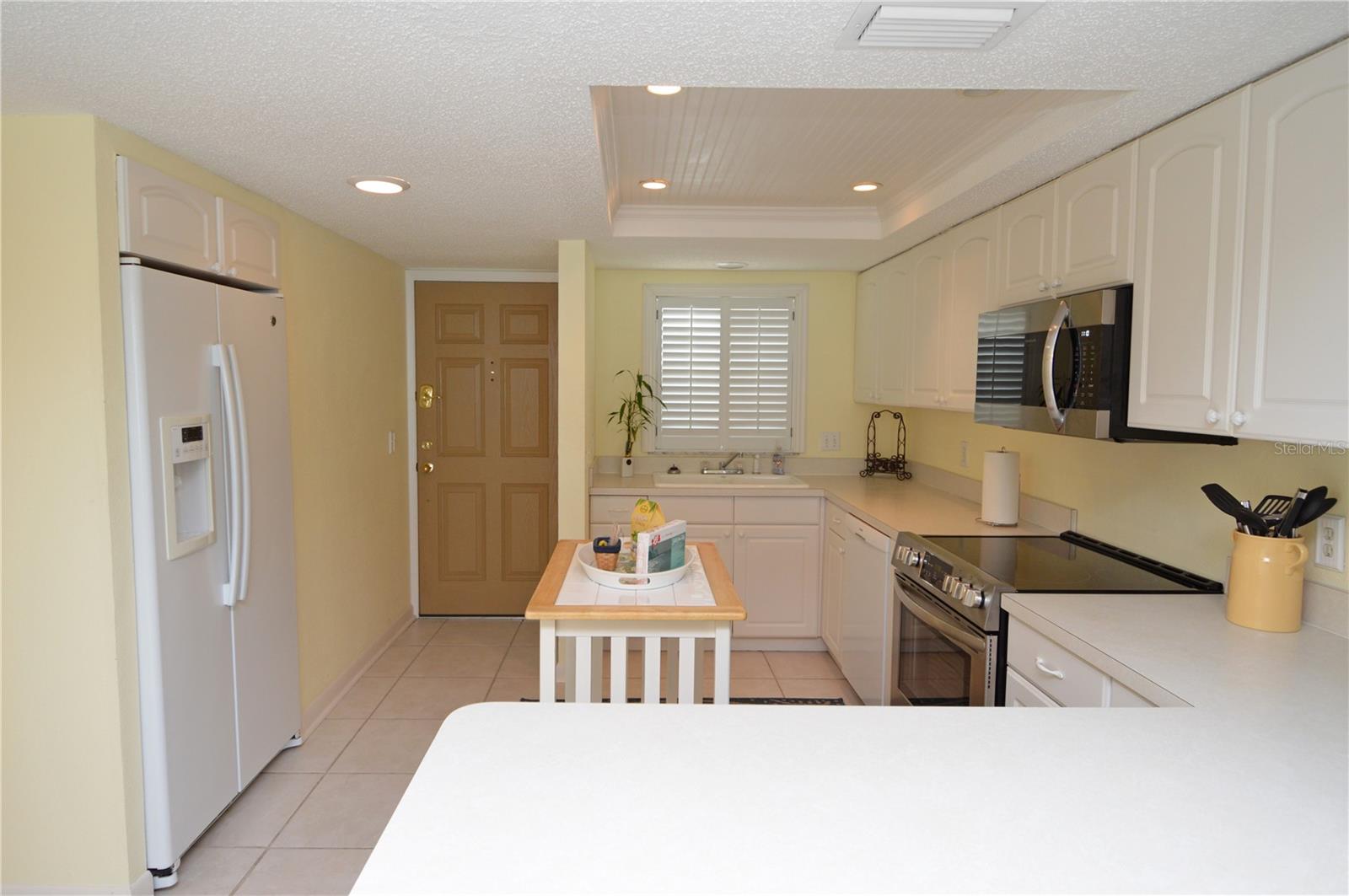 Image 8 of 75 For 18650 Gulf Boulevard 305