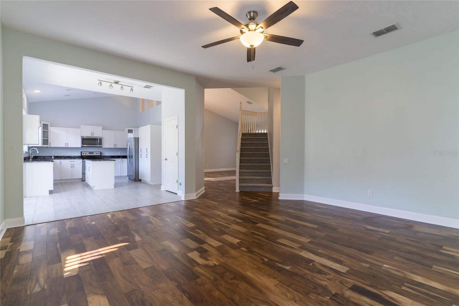 Image 15 of 48 For 9406 Oak Meadow Court