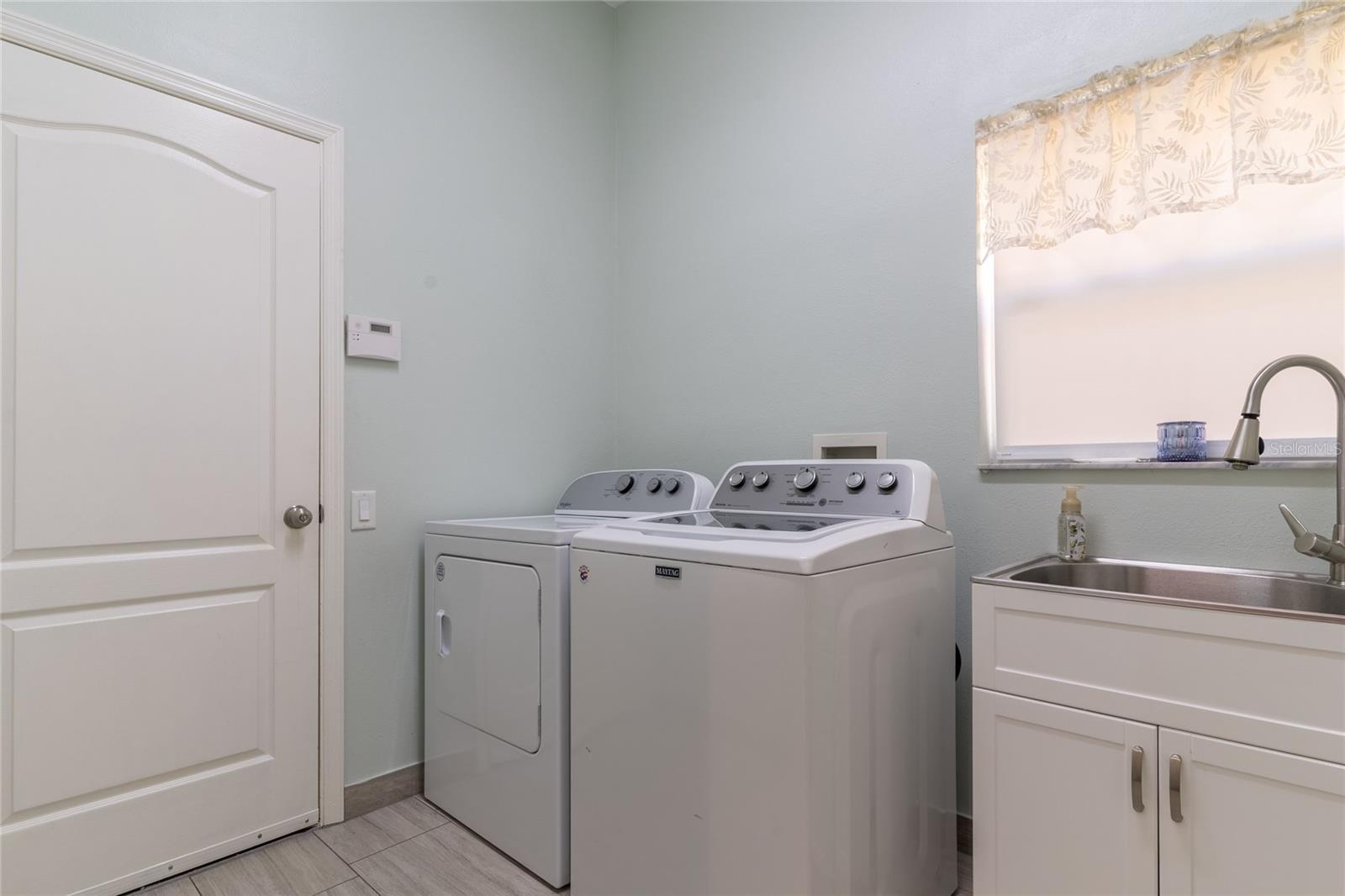 Image 18 of 48 For 9406 Oak Meadow Court