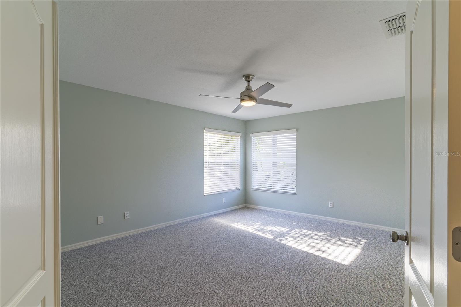 Image 23 of 48 For 9406 Oak Meadow Court