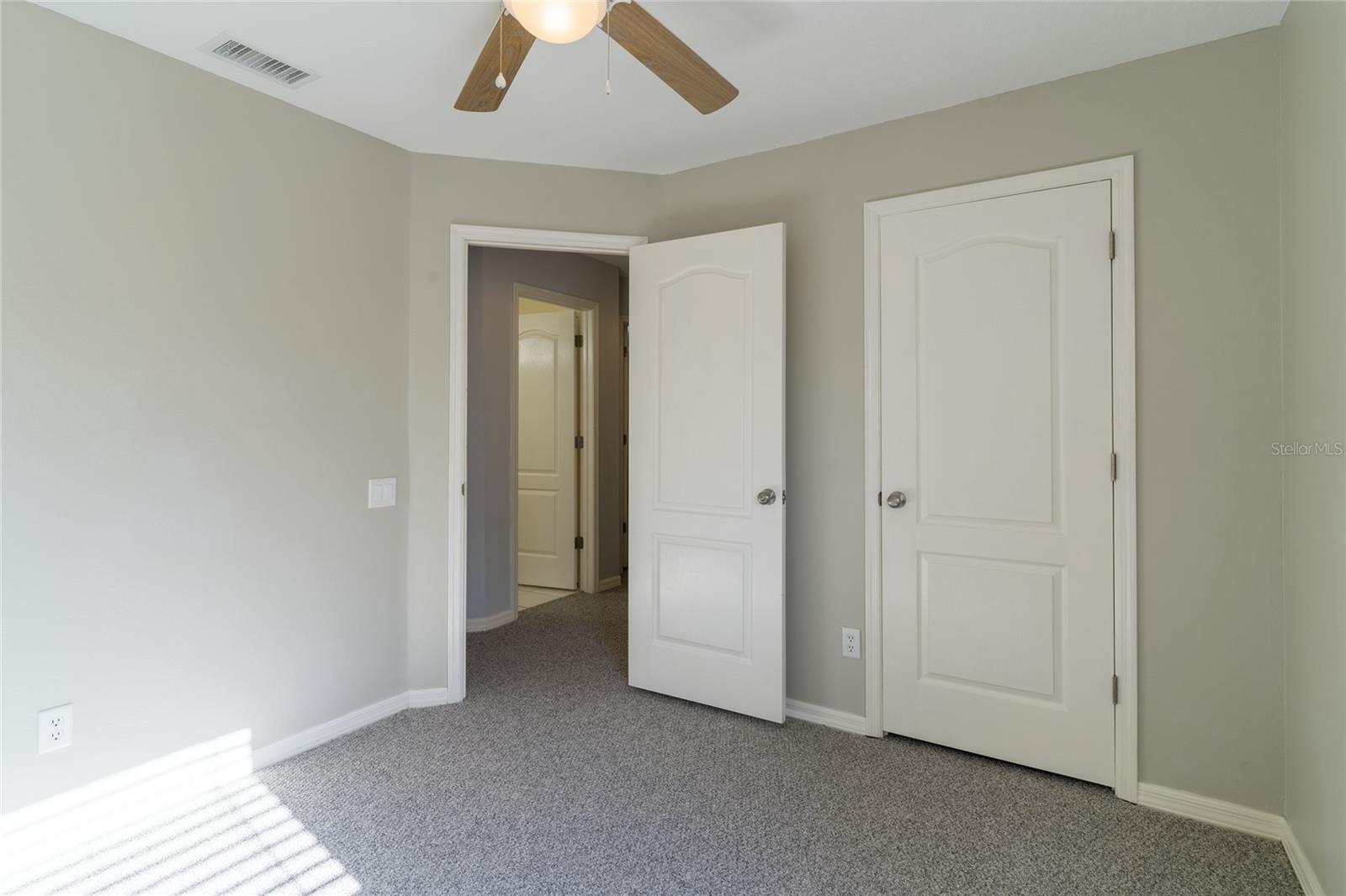 Image 32 of 48 For 9406 Oak Meadow Court