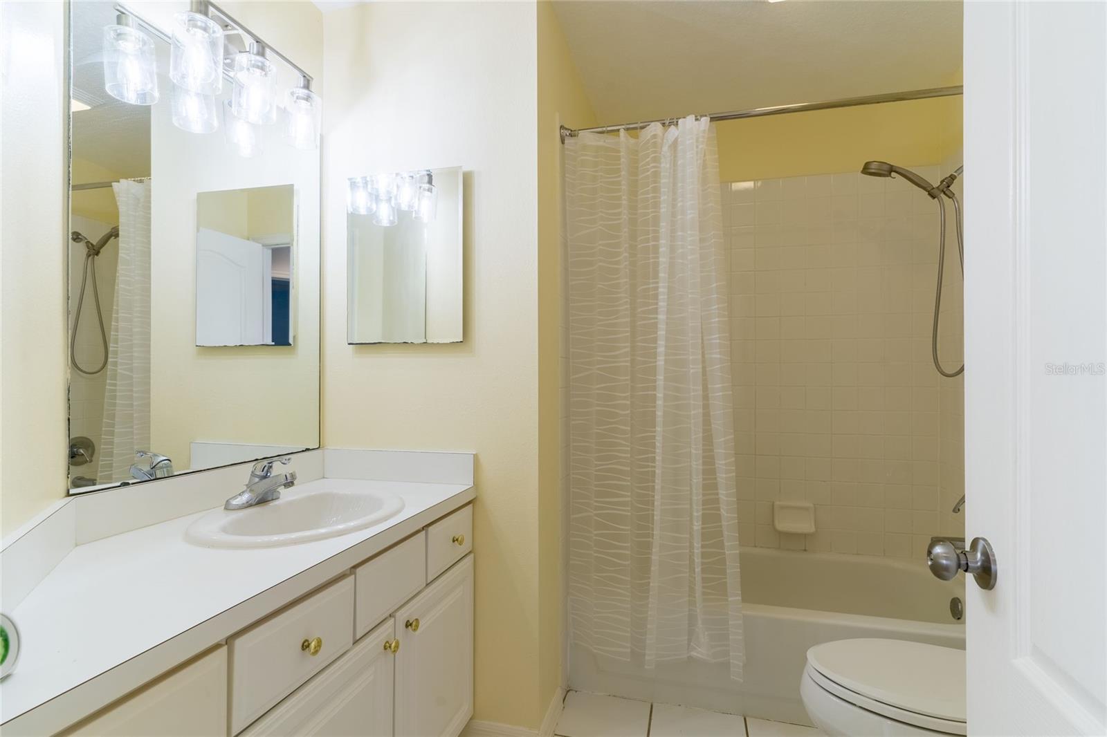 Image 33 of 48 For 9406 Oak Meadow Court