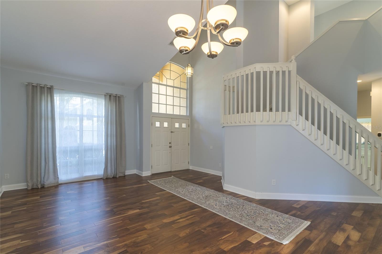 Image 5 of 48 For 9406 Oak Meadow Court