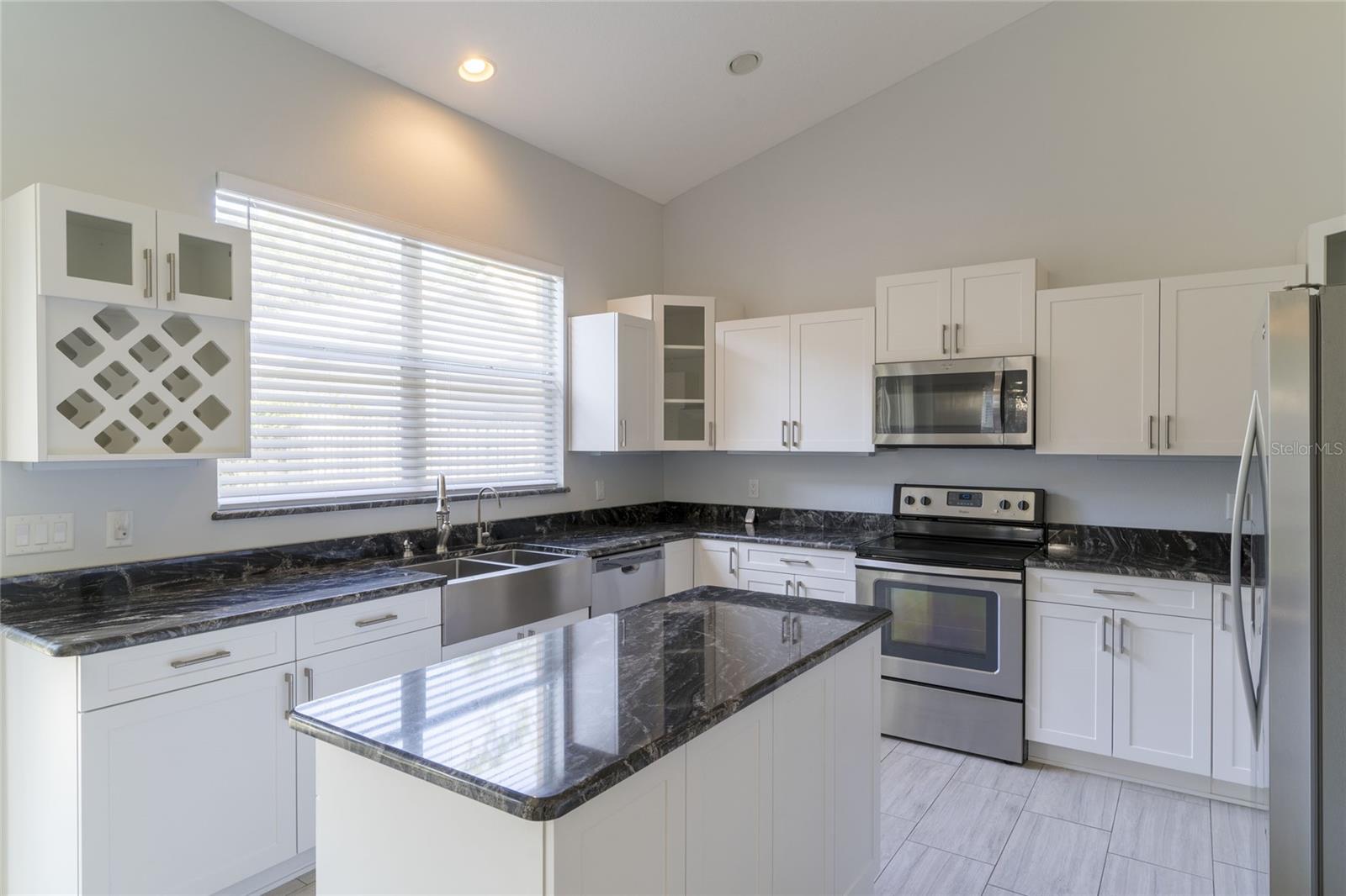 Image 7 of 48 For 9406 Oak Meadow Court