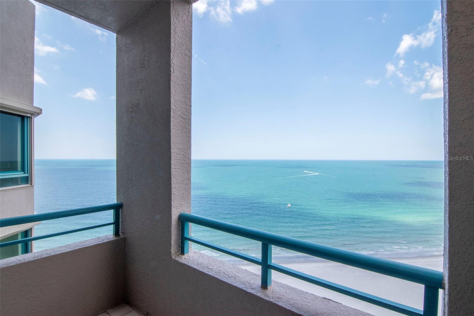Image 19 of 41 For 1560 Gulf Boulevard 4