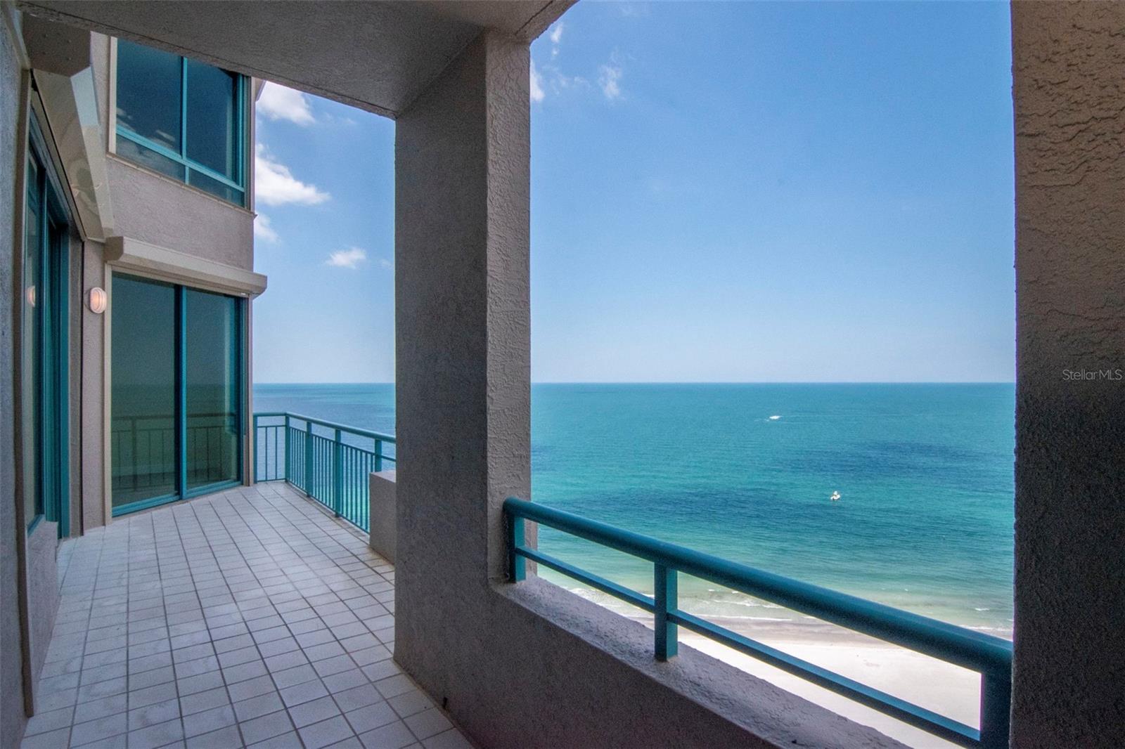 Image 6 of 41 For 1560 Gulf Boulevard 4