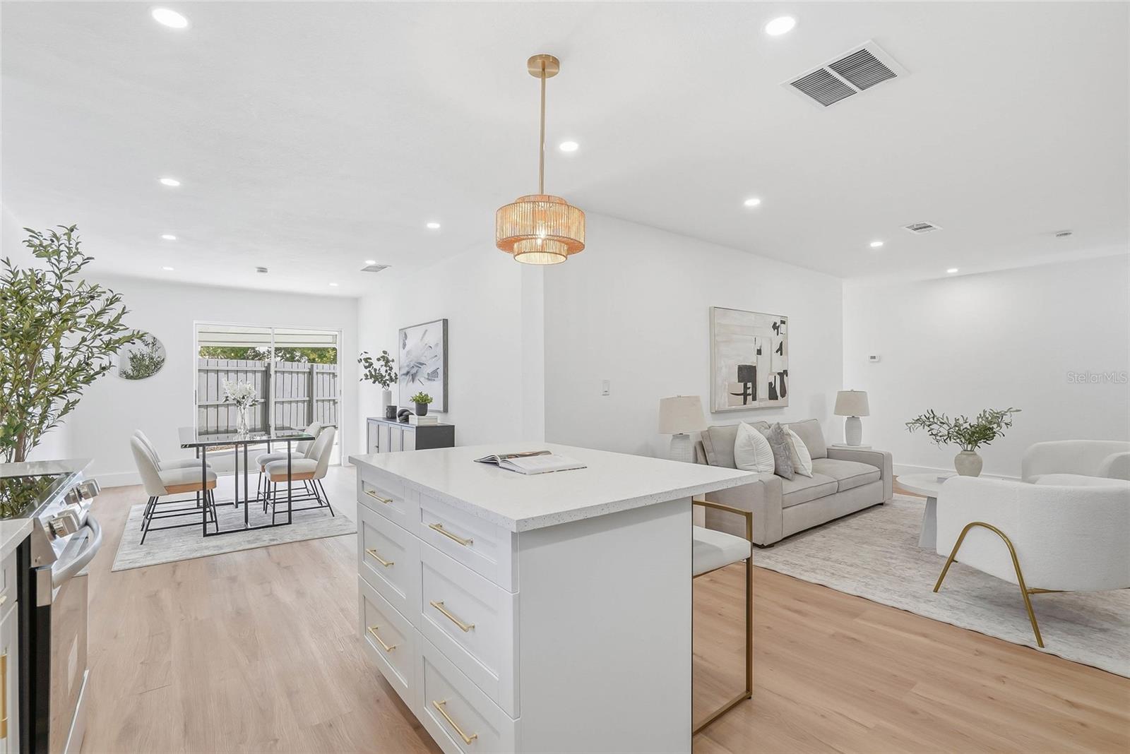 Image 11 of 39 For 7037 124th Terrace