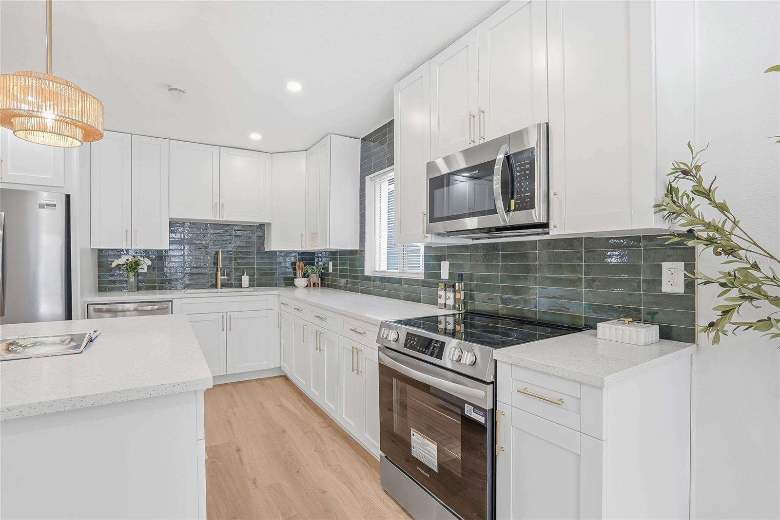 Image 13 of 39 For 7037 124th Terrace