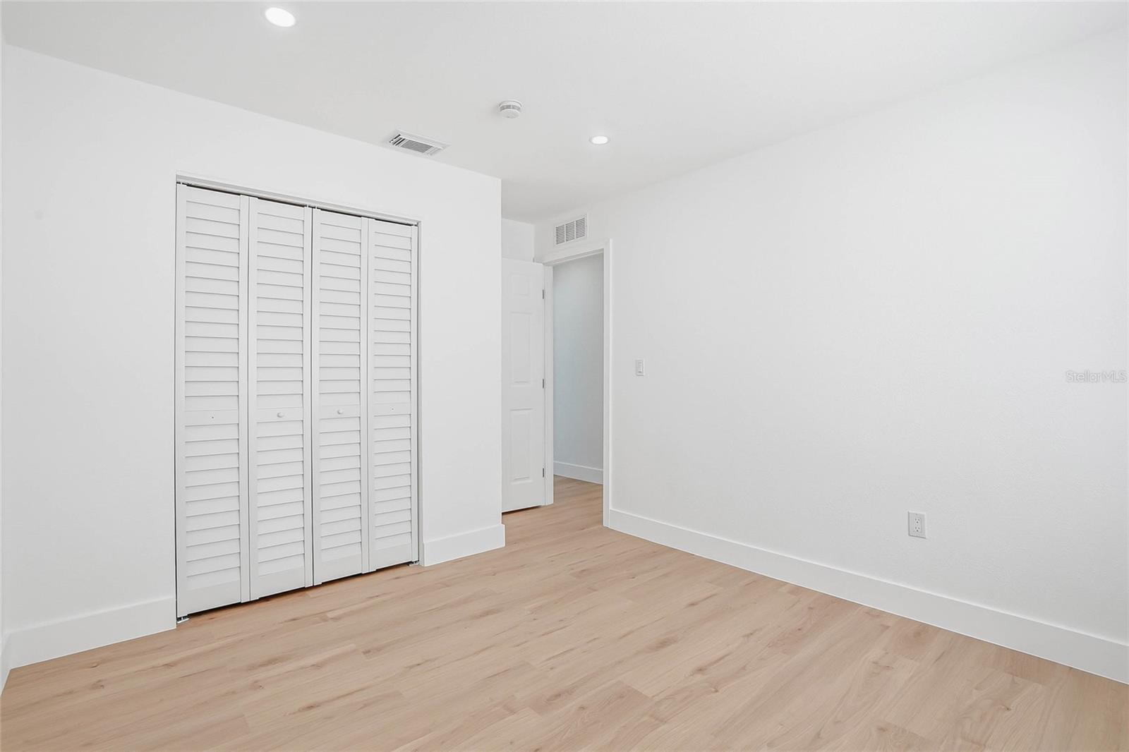 Image 22 of 39 For 7037 124th Terrace