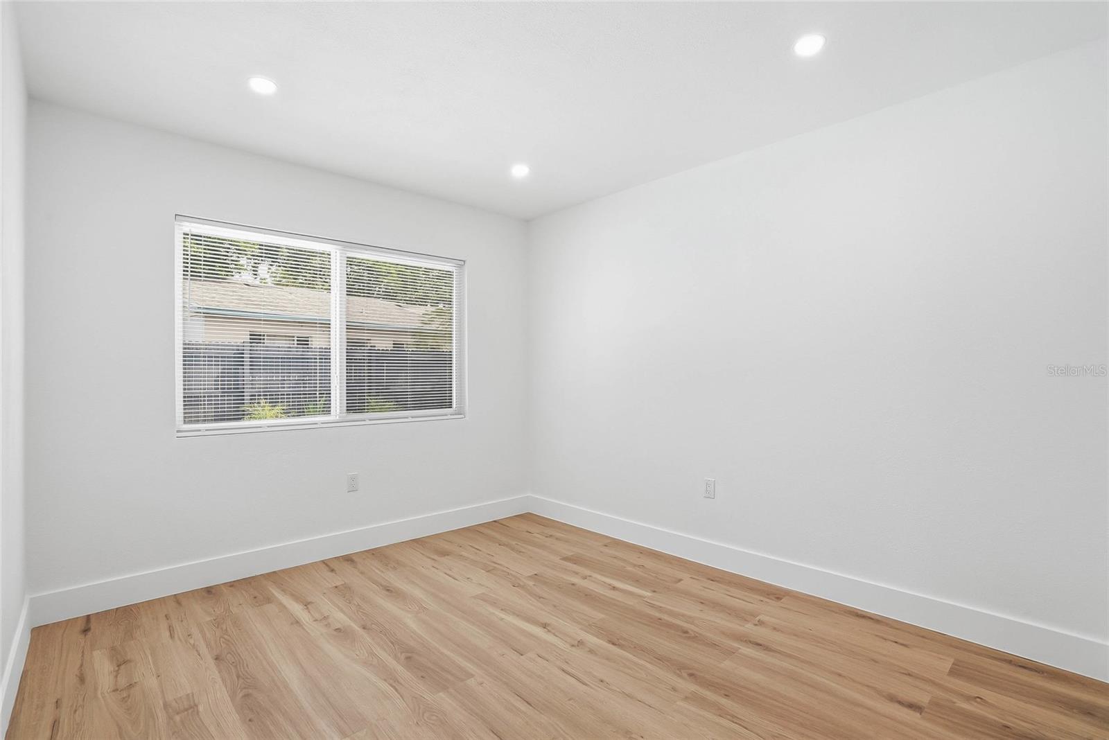 Image 25 of 39 For 7037 124th Terrace