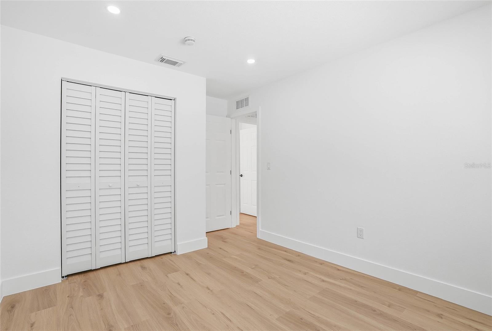 Image 26 of 39 For 7037 124th Terrace