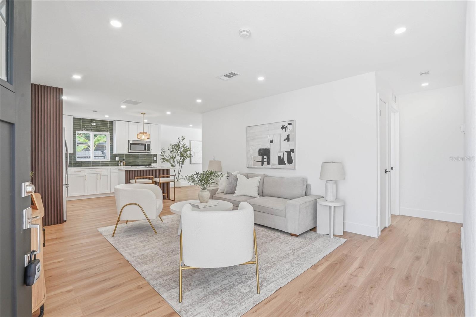 Image 4 of 39 For 7037 124th Terrace