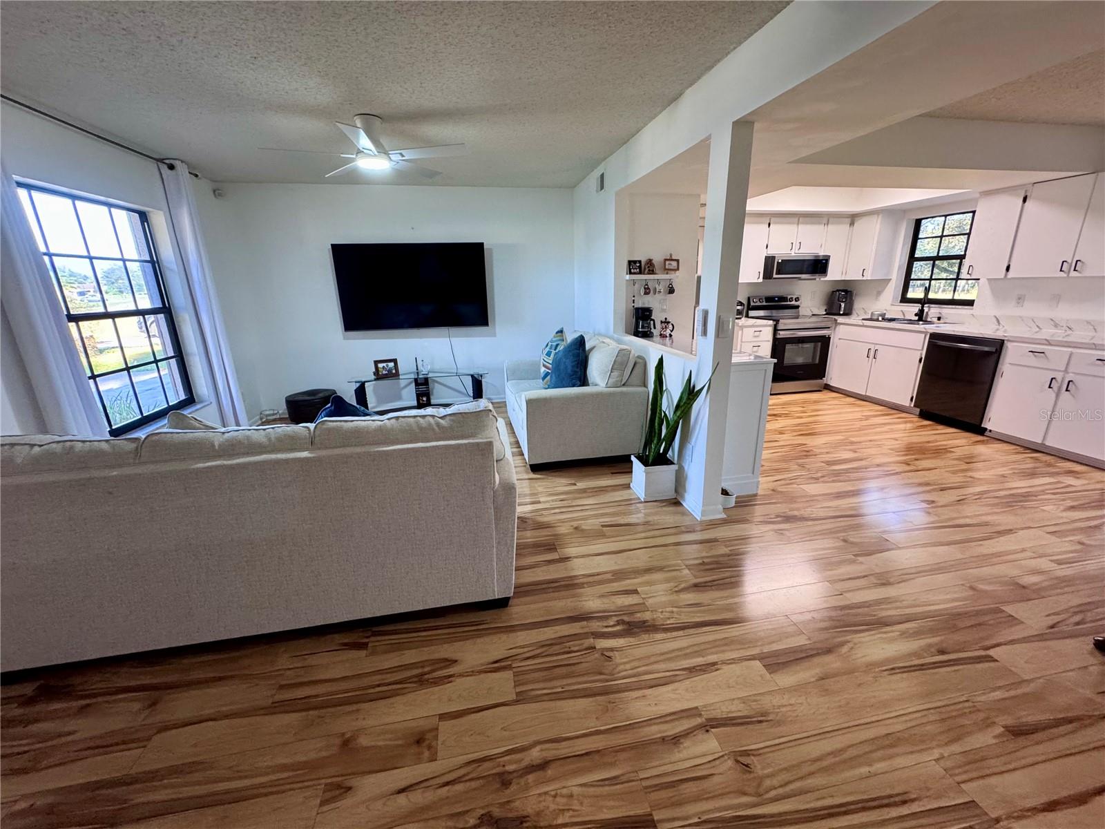 Image 3 of 23 For 7186 Lexington Circle