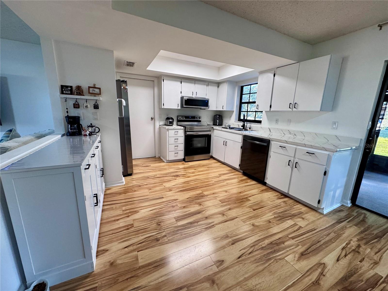 Image 4 of 23 For 7186 Lexington Circle