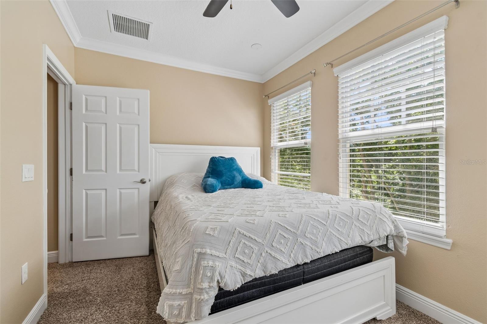 Image 47 of 69 For 650 Siren Wind Lane