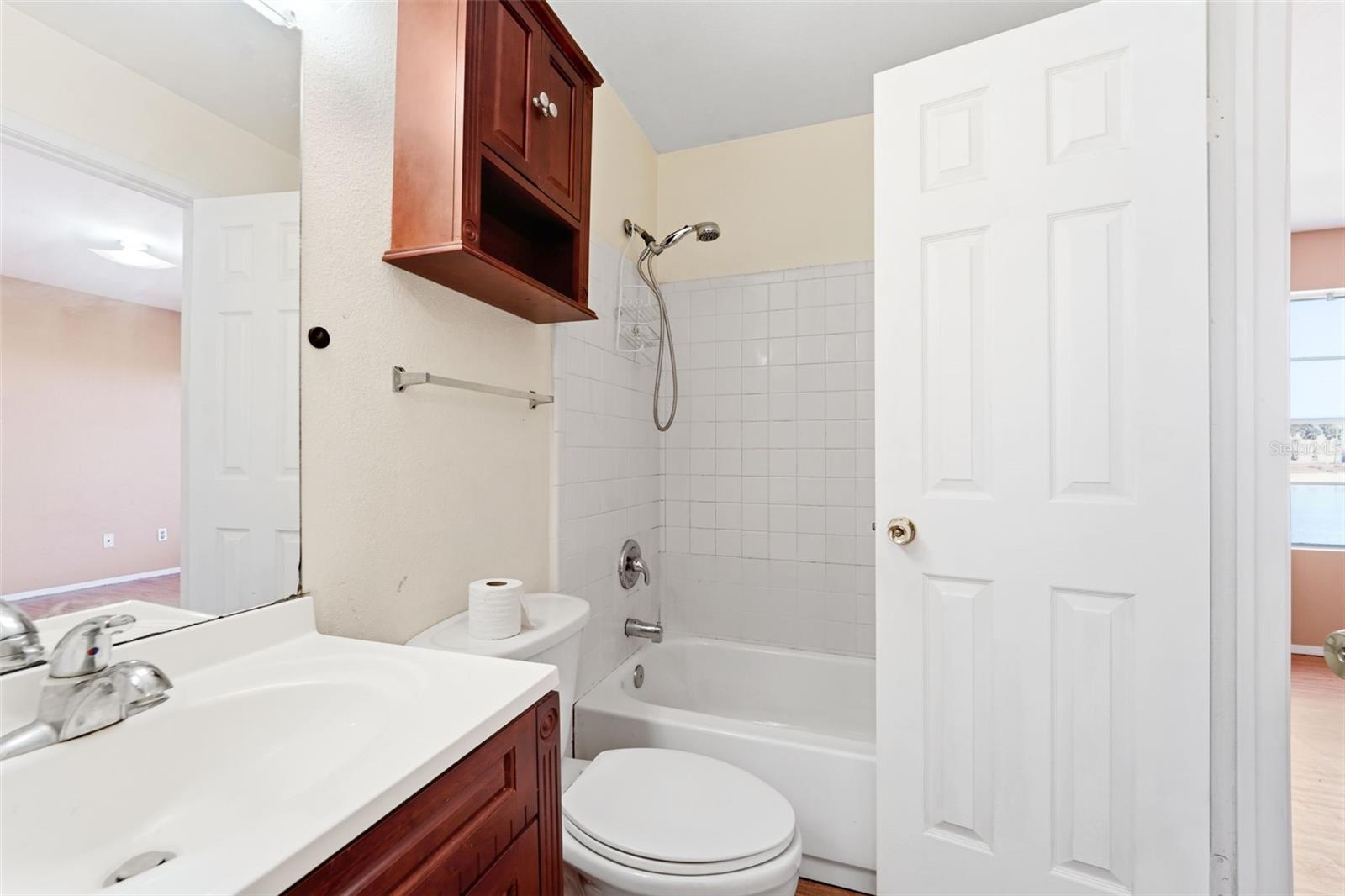 Image 11 of 22 For 1400 Gandy Boulevard N 411