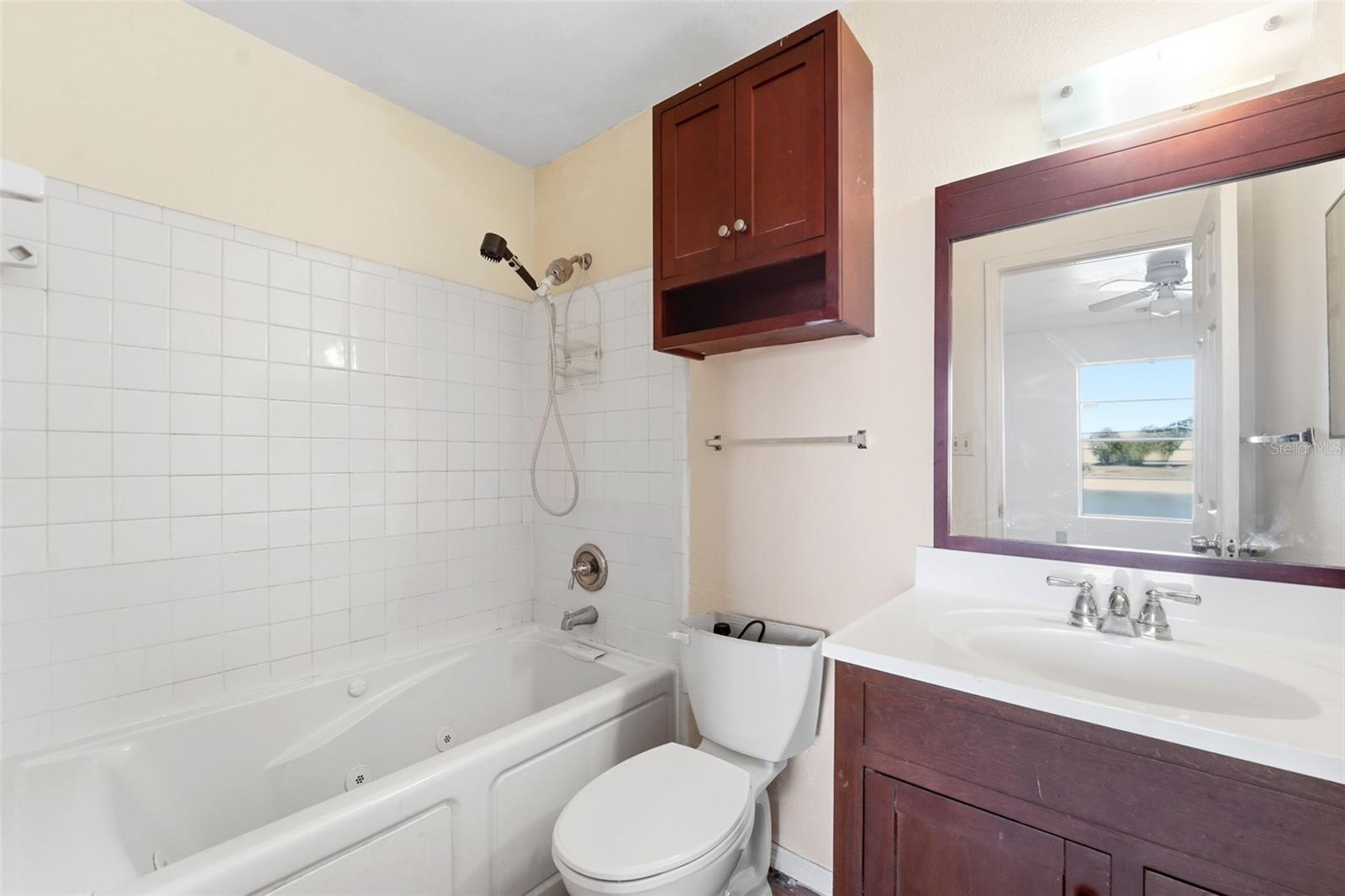 Image 13 of 22 For 1400 Gandy Boulevard N 411