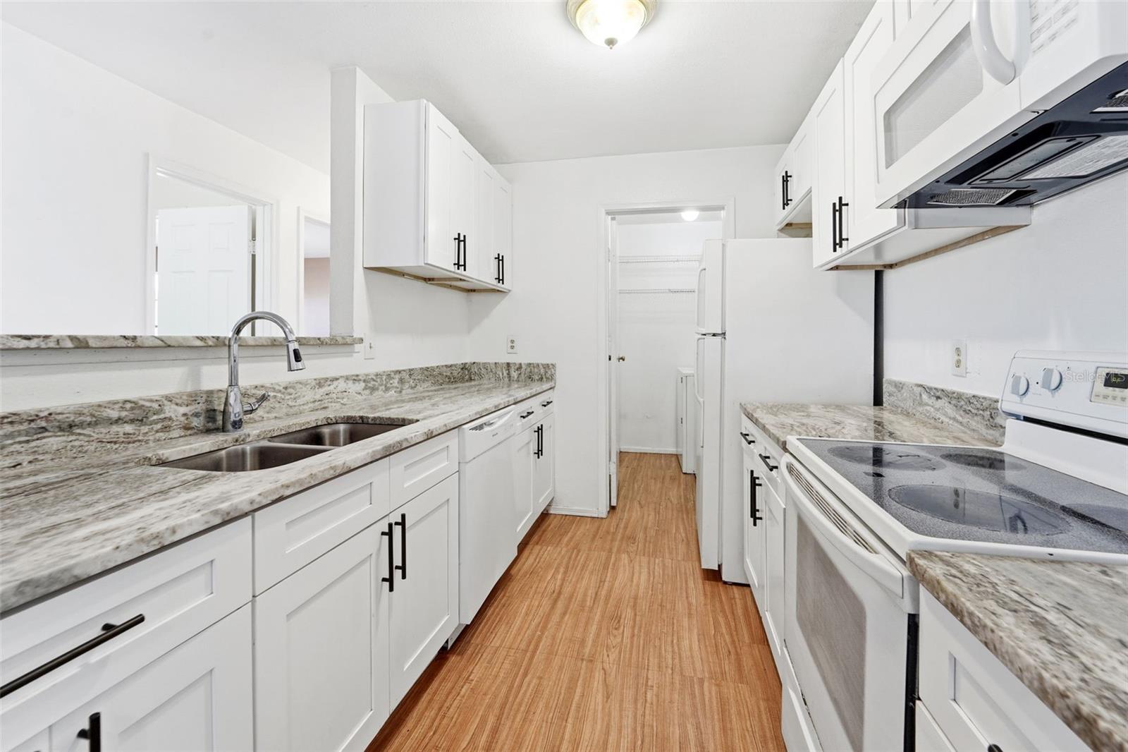Image 3 of 22 For 1400 Gandy Boulevard N 411