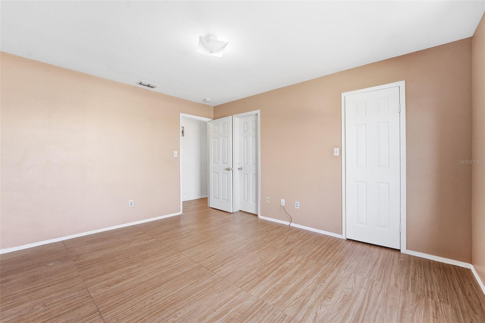 Image 9 of 22 For 1400 Gandy Boulevard N 411