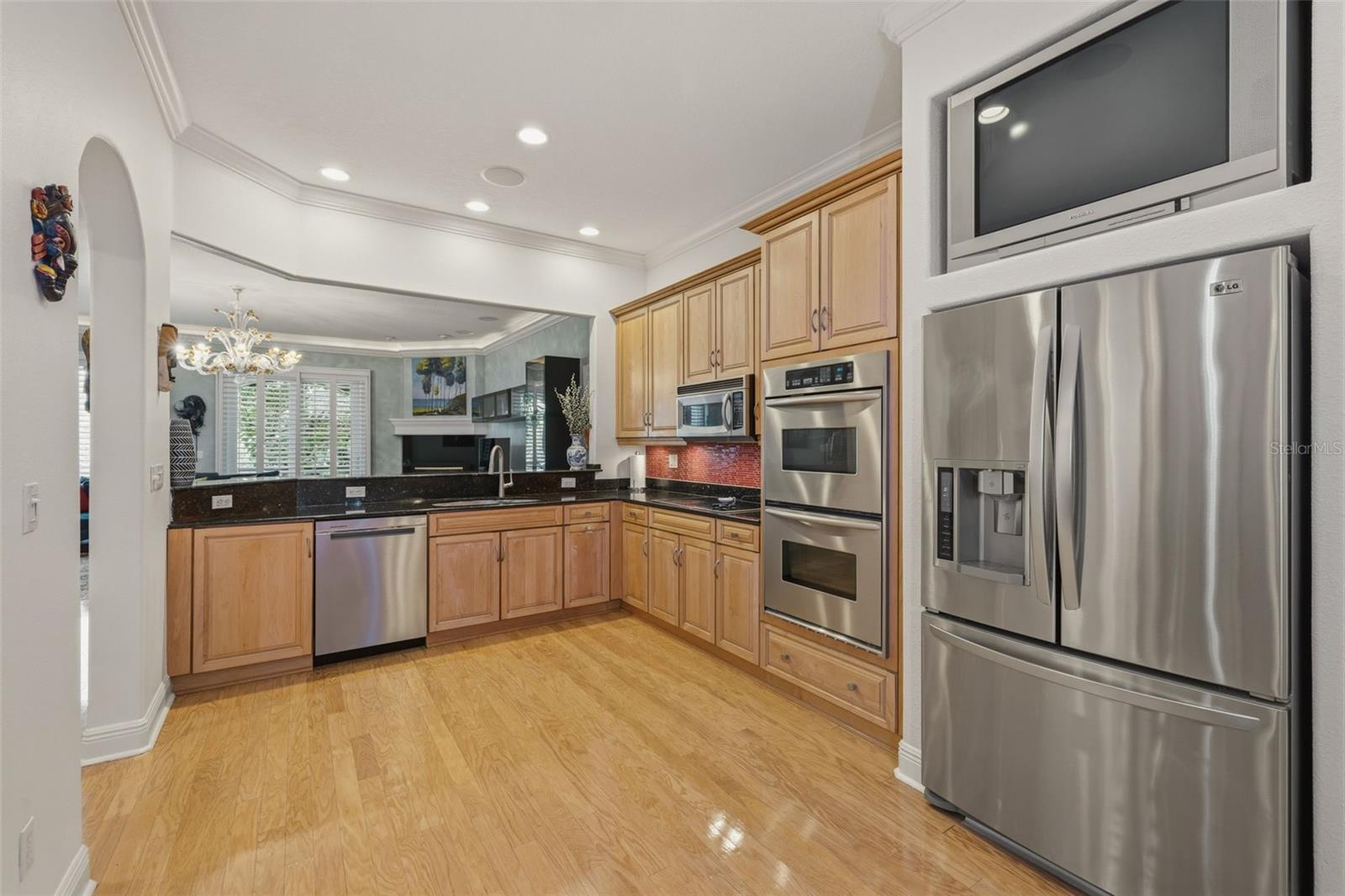 Image 13 of 78 For 615 Saxony Boulevard