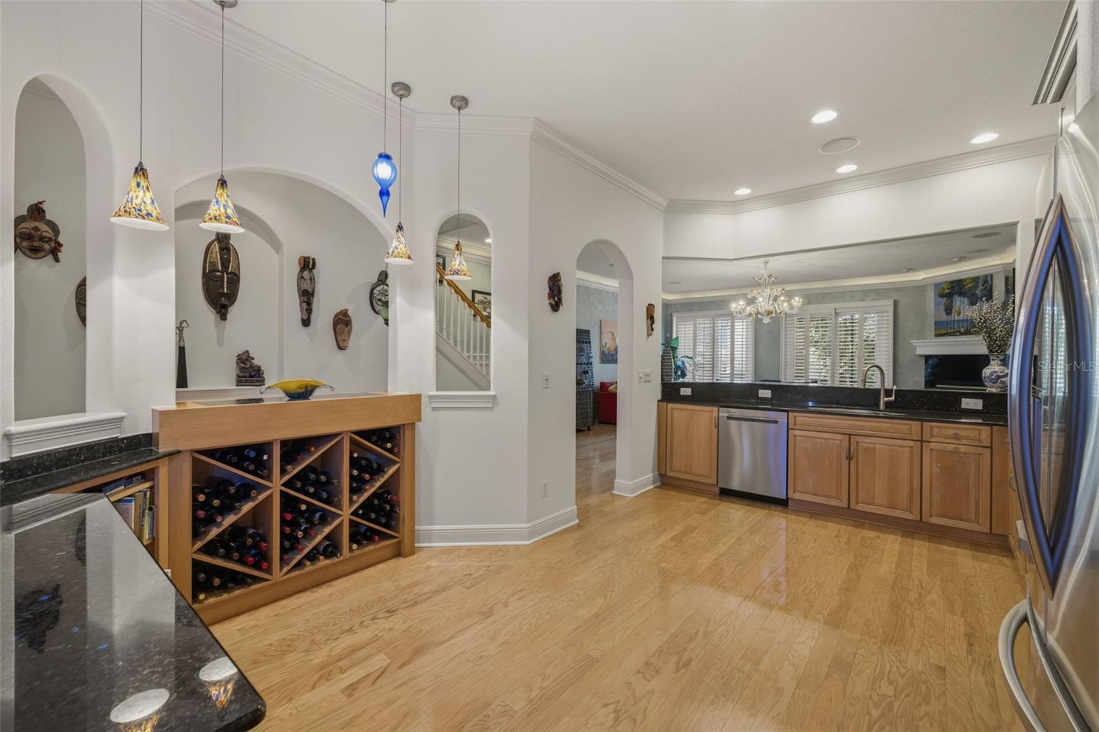 Image 14 of 78 For 615 Saxony Boulevard