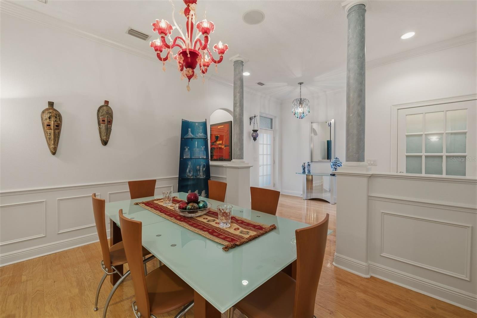 Image 18 of 78 For 615 Saxony Boulevard