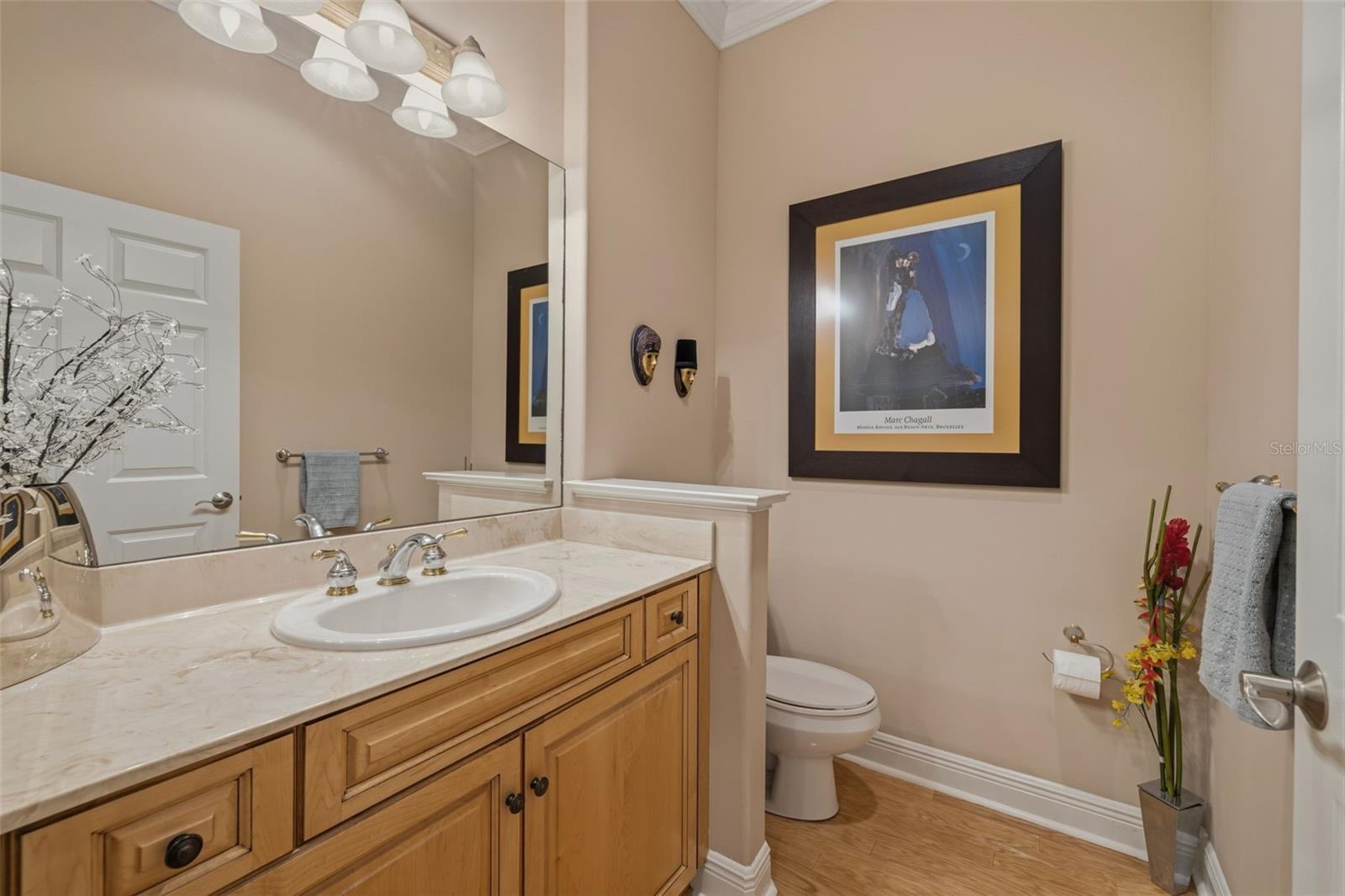 Image 21 of 78 For 615 Saxony Boulevard