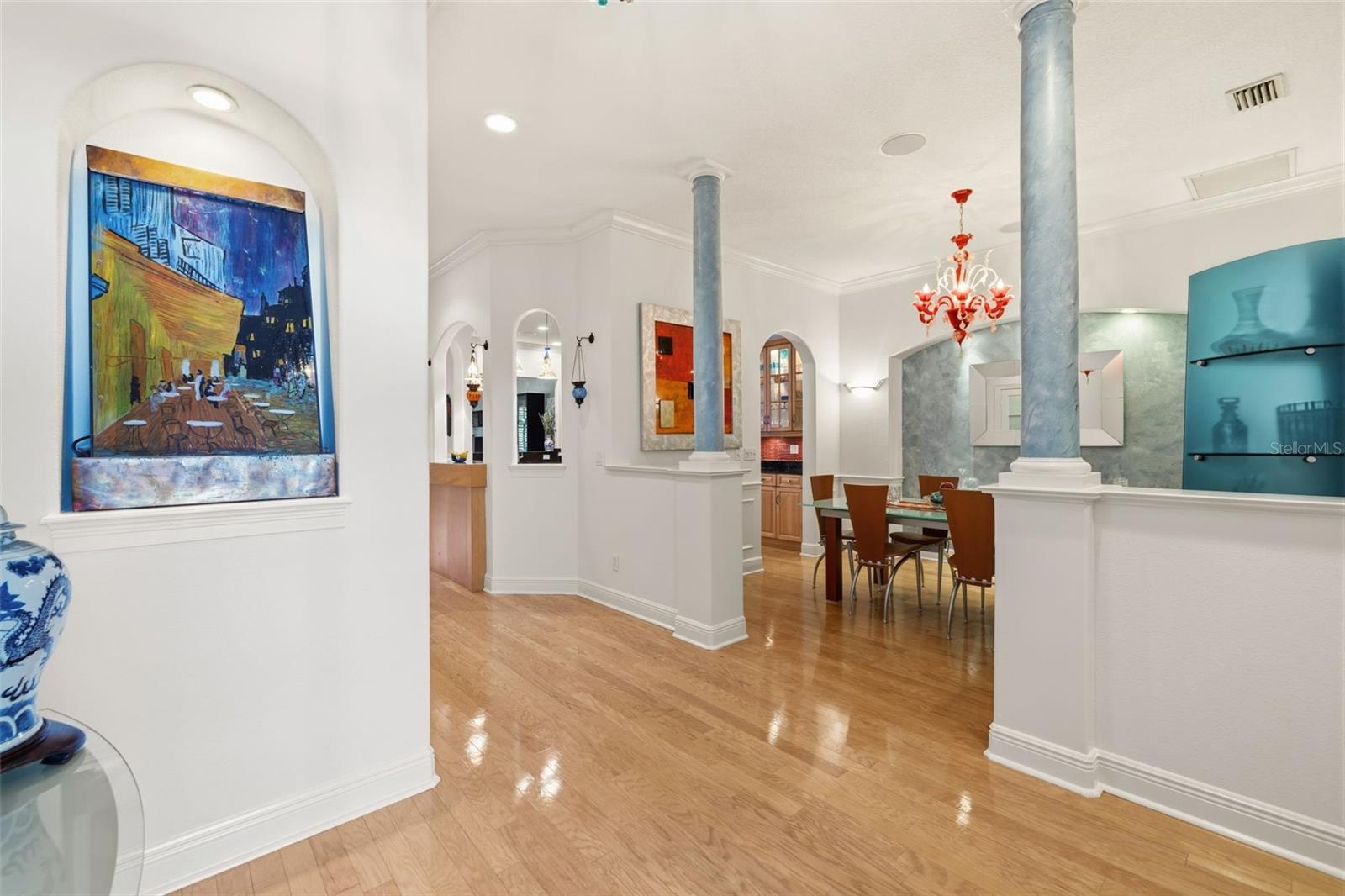 Image 4 of 78 For 615 Saxony Boulevard