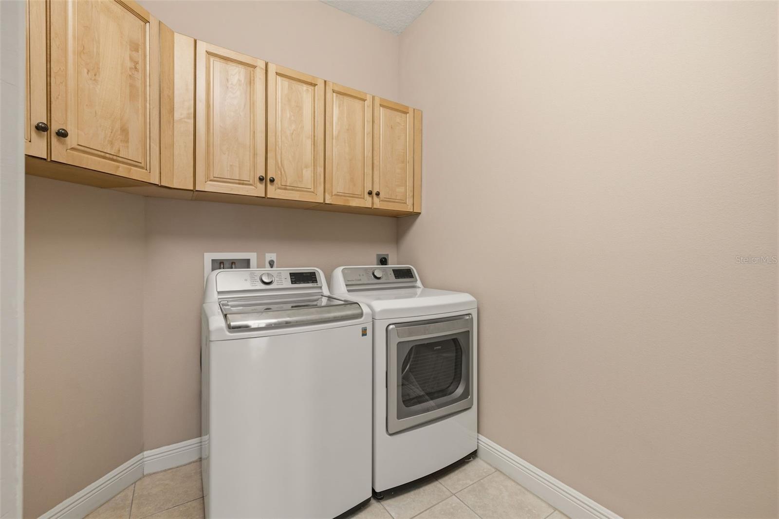 Image 43 of 78 For 615 Saxony Boulevard