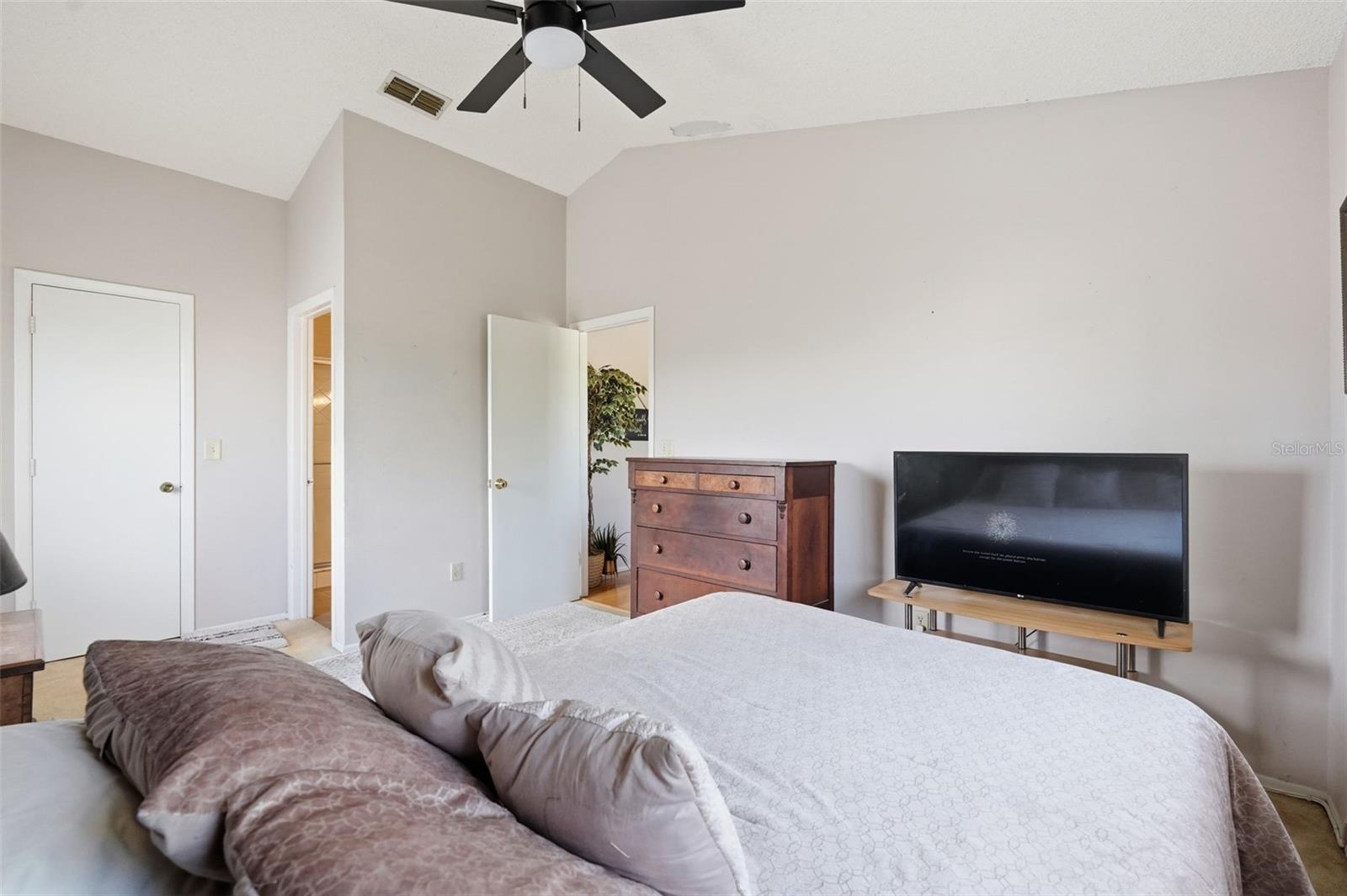 Image 13 of 23 For 2067 Hunters Glen Drive 339
