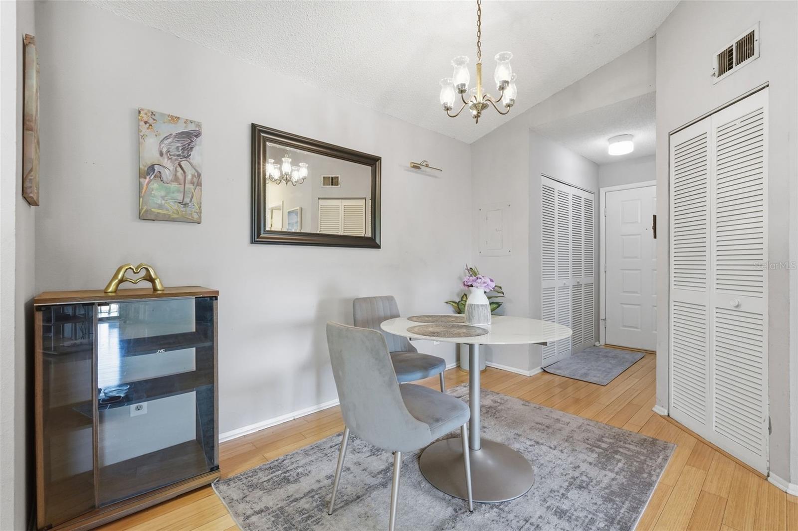 Image 3 of 23 For 2067 Hunters Glen Drive 339
